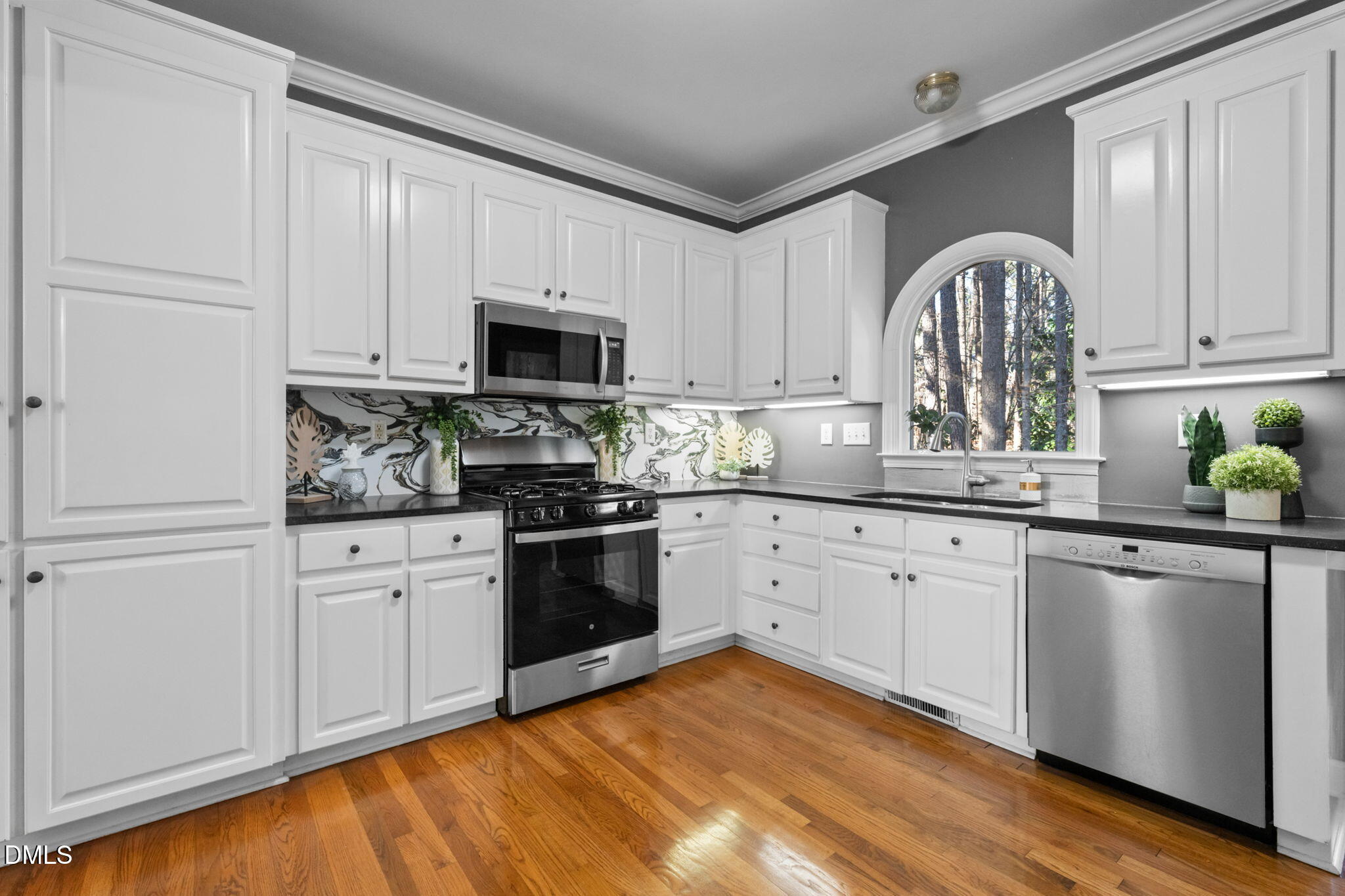 5309 Shoreline Court