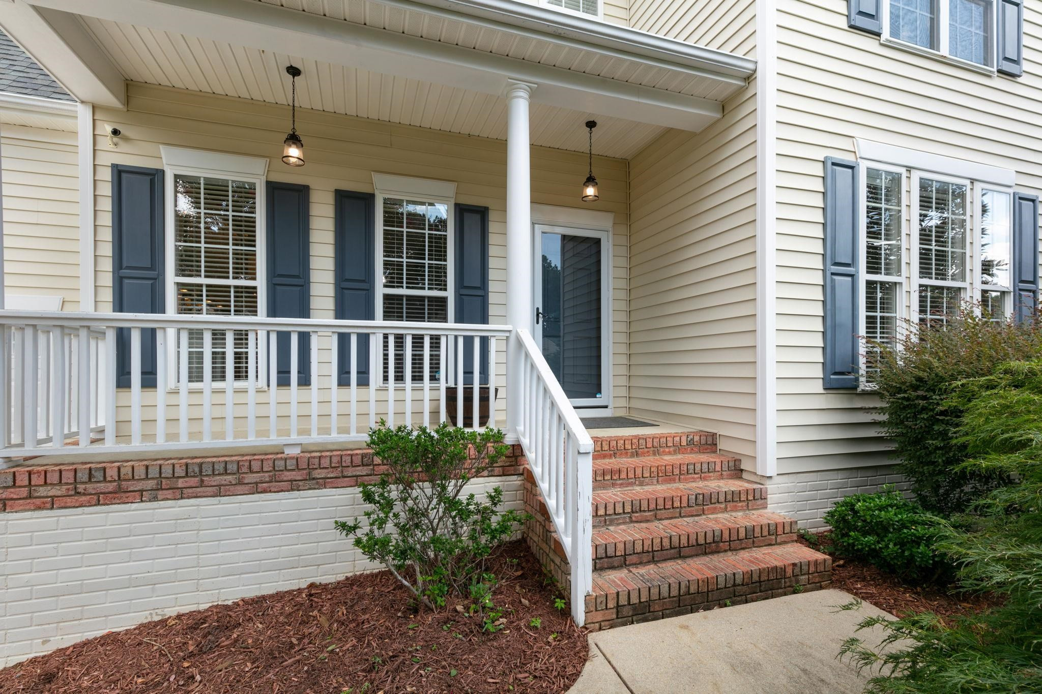 1603 Royal Red Trail