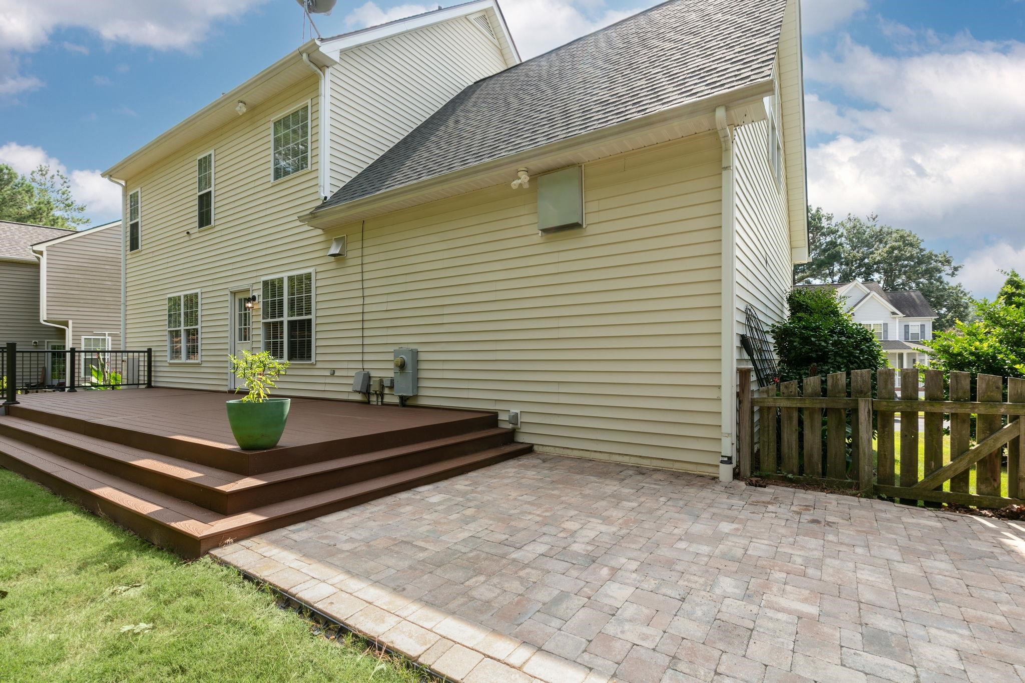 1603 Royal Red Trail