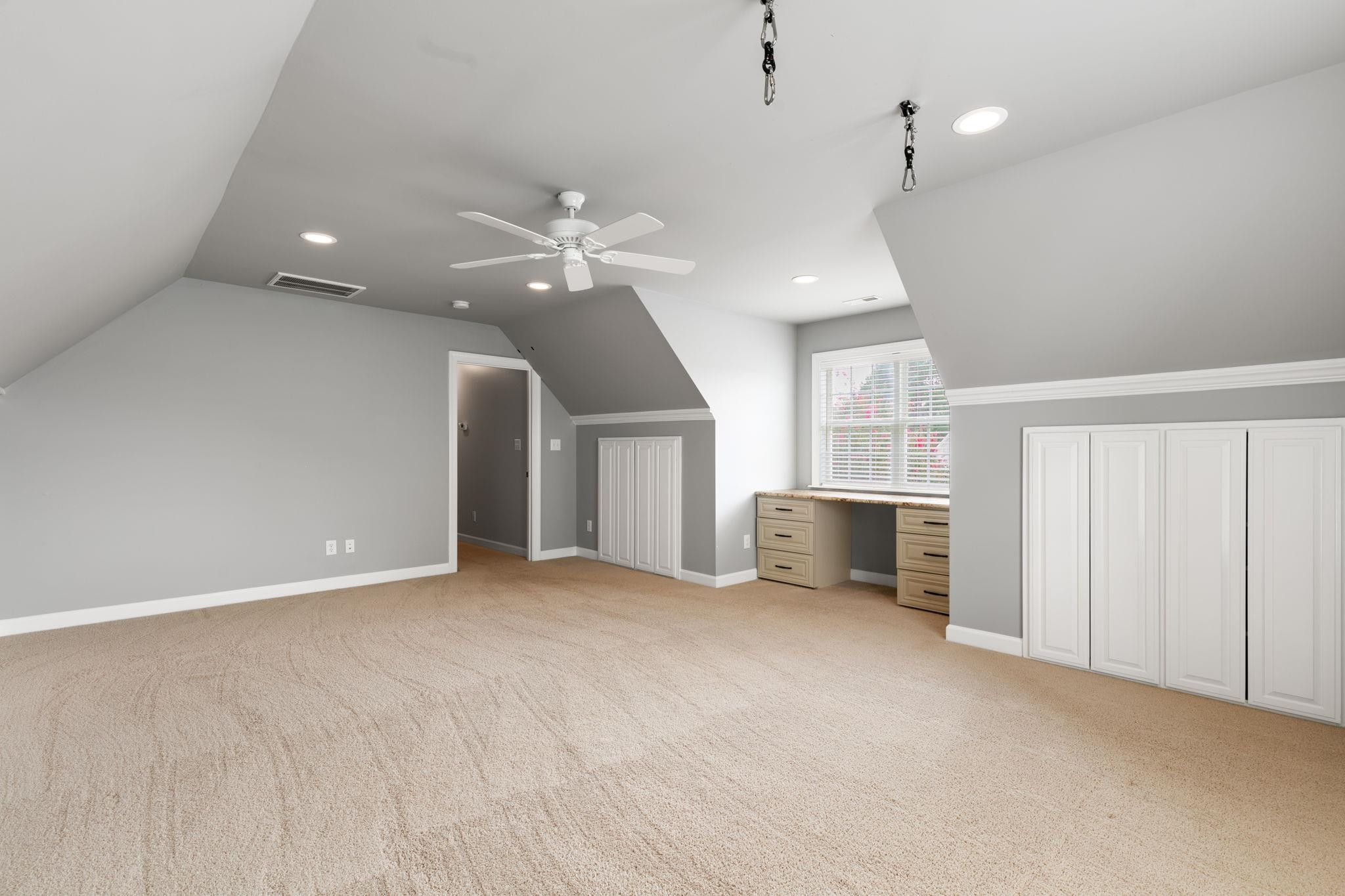 1603 Royal Red Trail