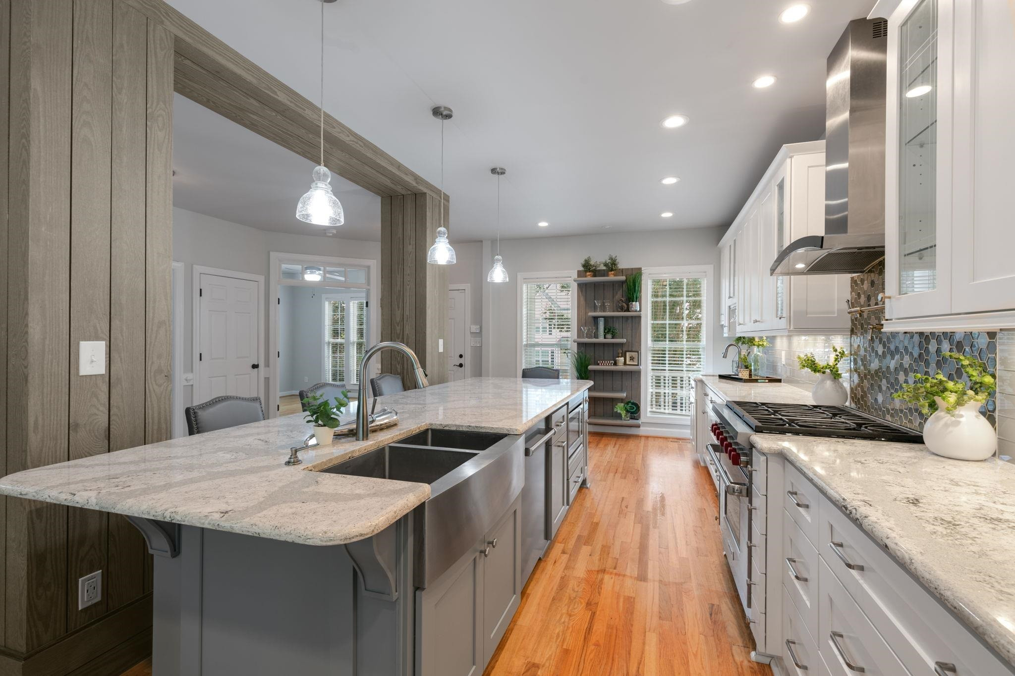 1603 Royal Red Trail