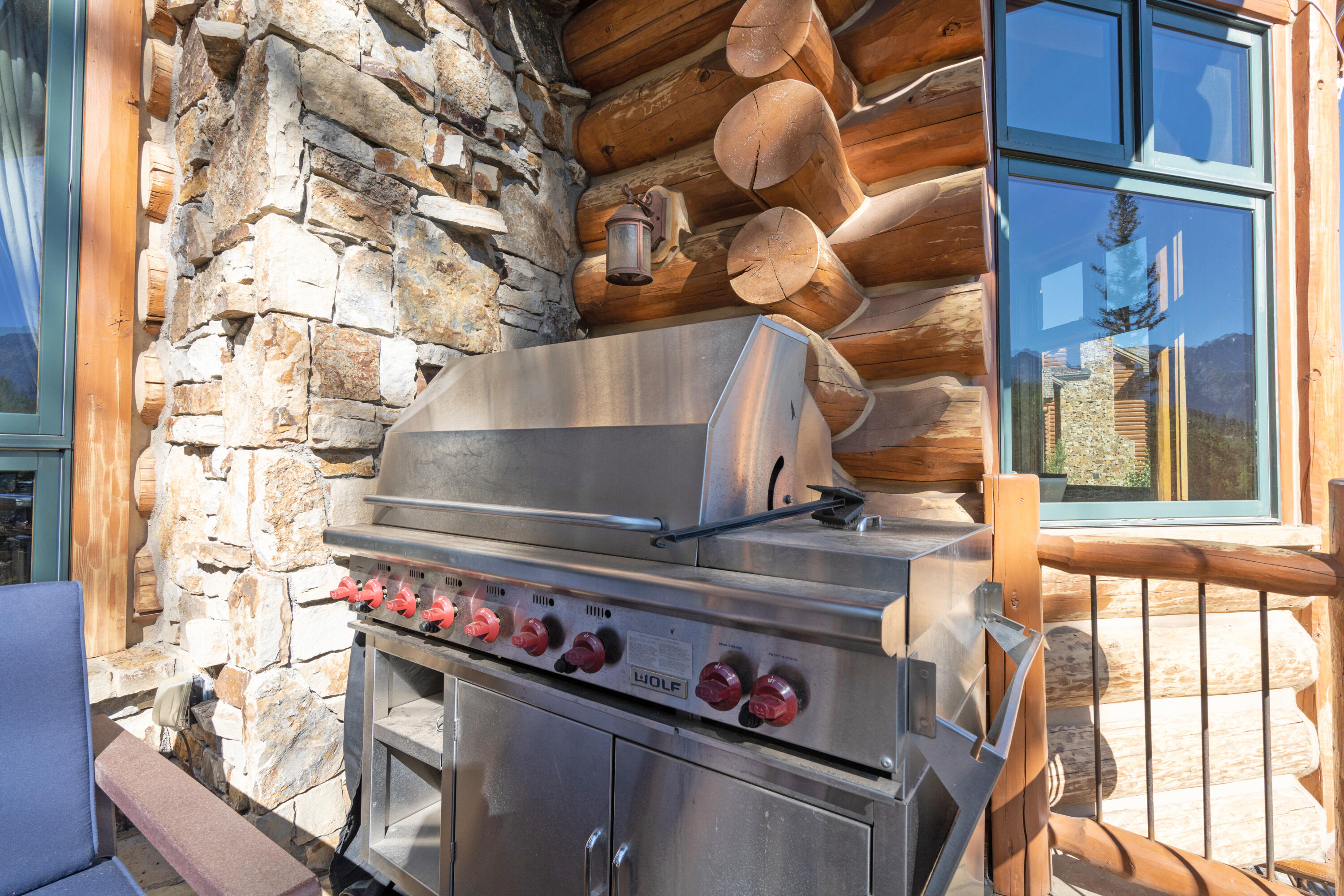 225 Ridgeline Drive