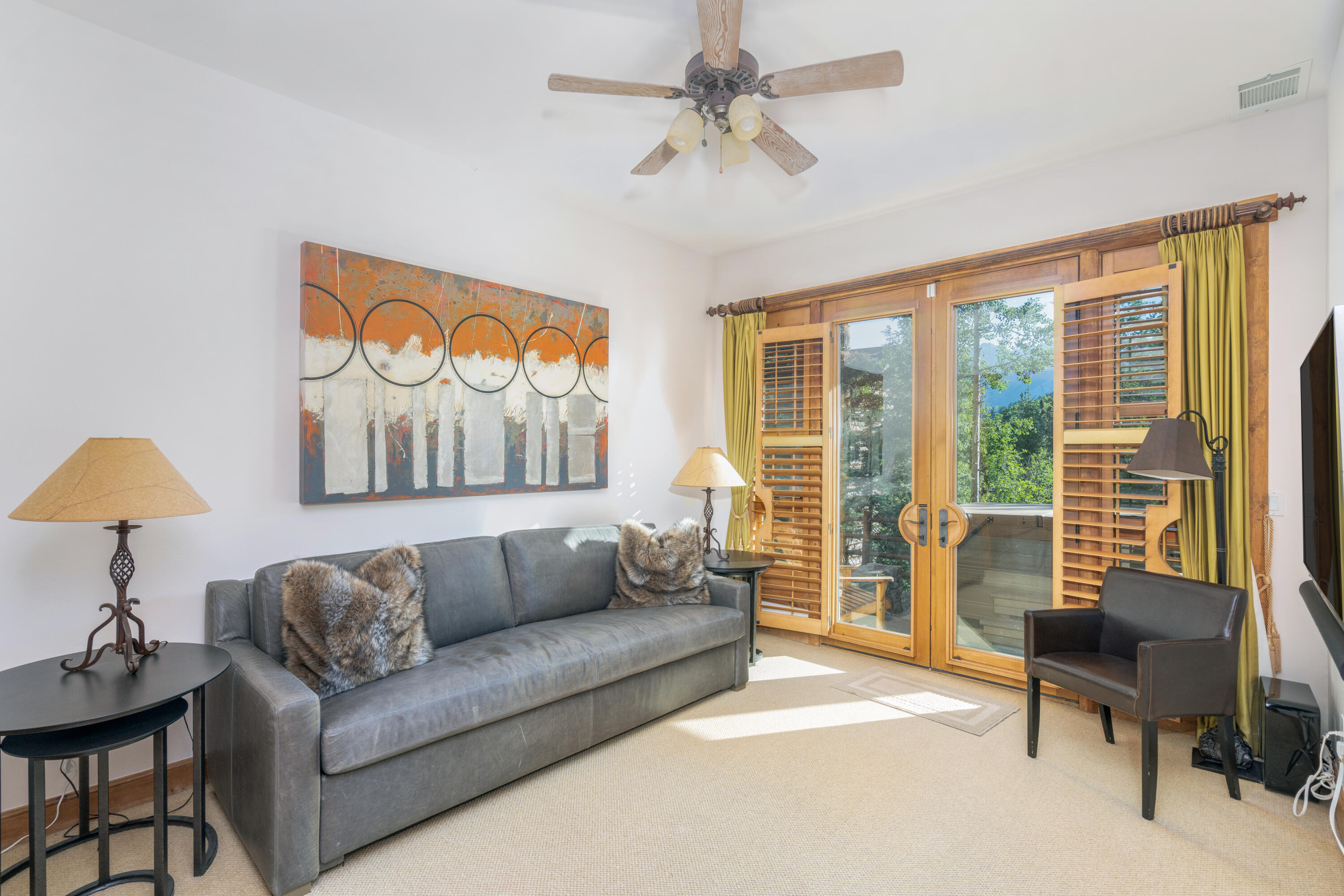 225 Ridgeline Drive
