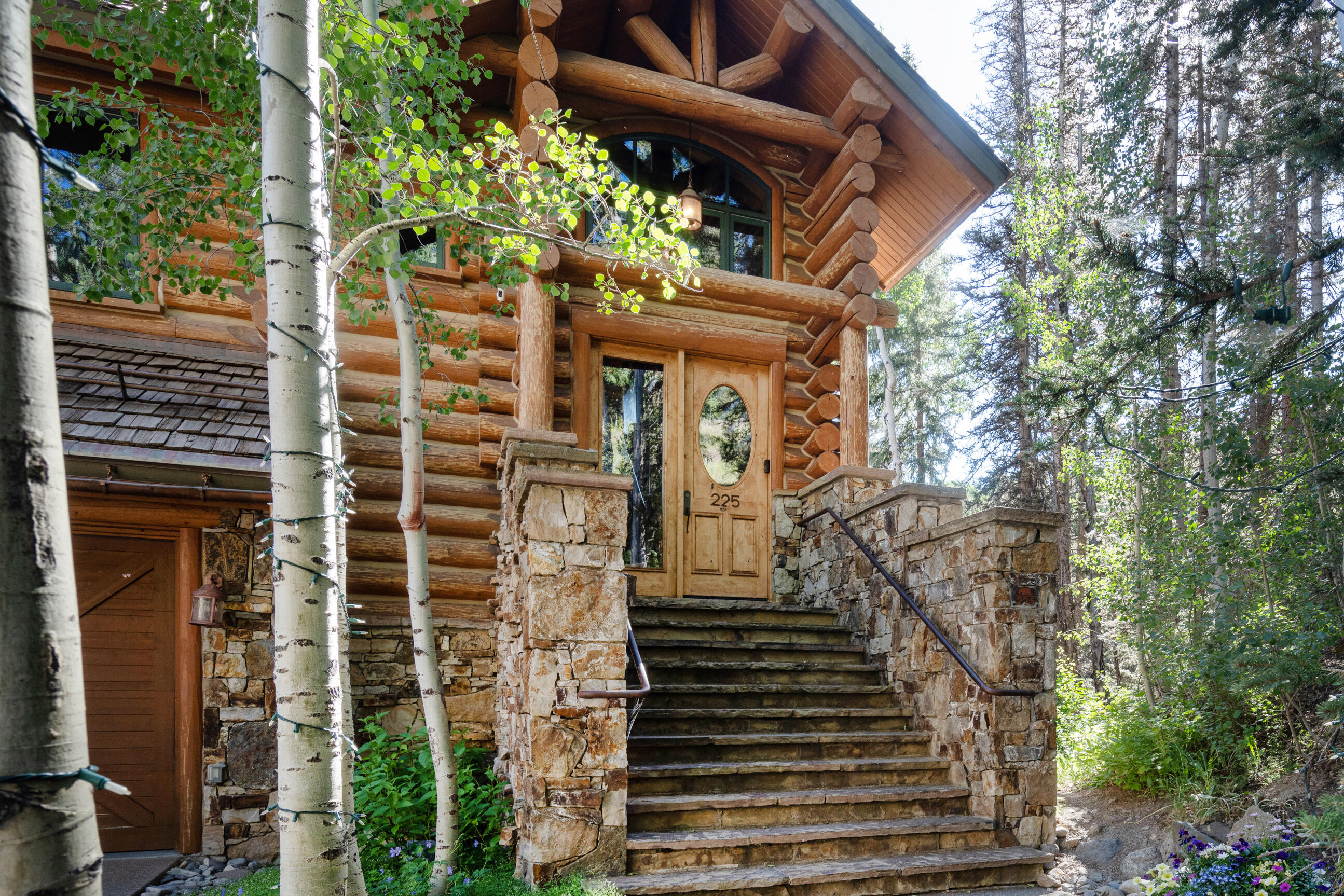 225 Ridgeline Drive