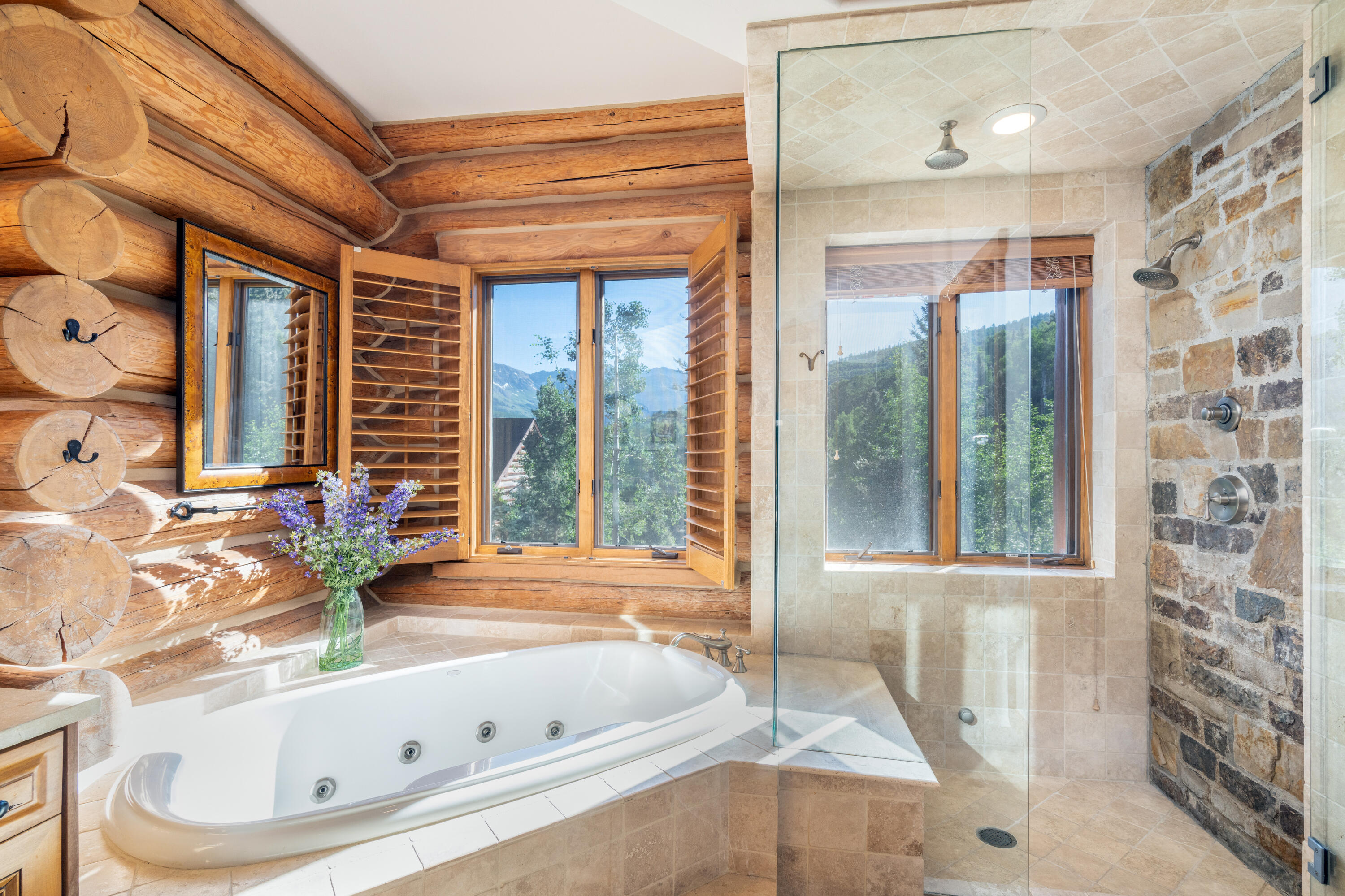225 Ridgeline Drive