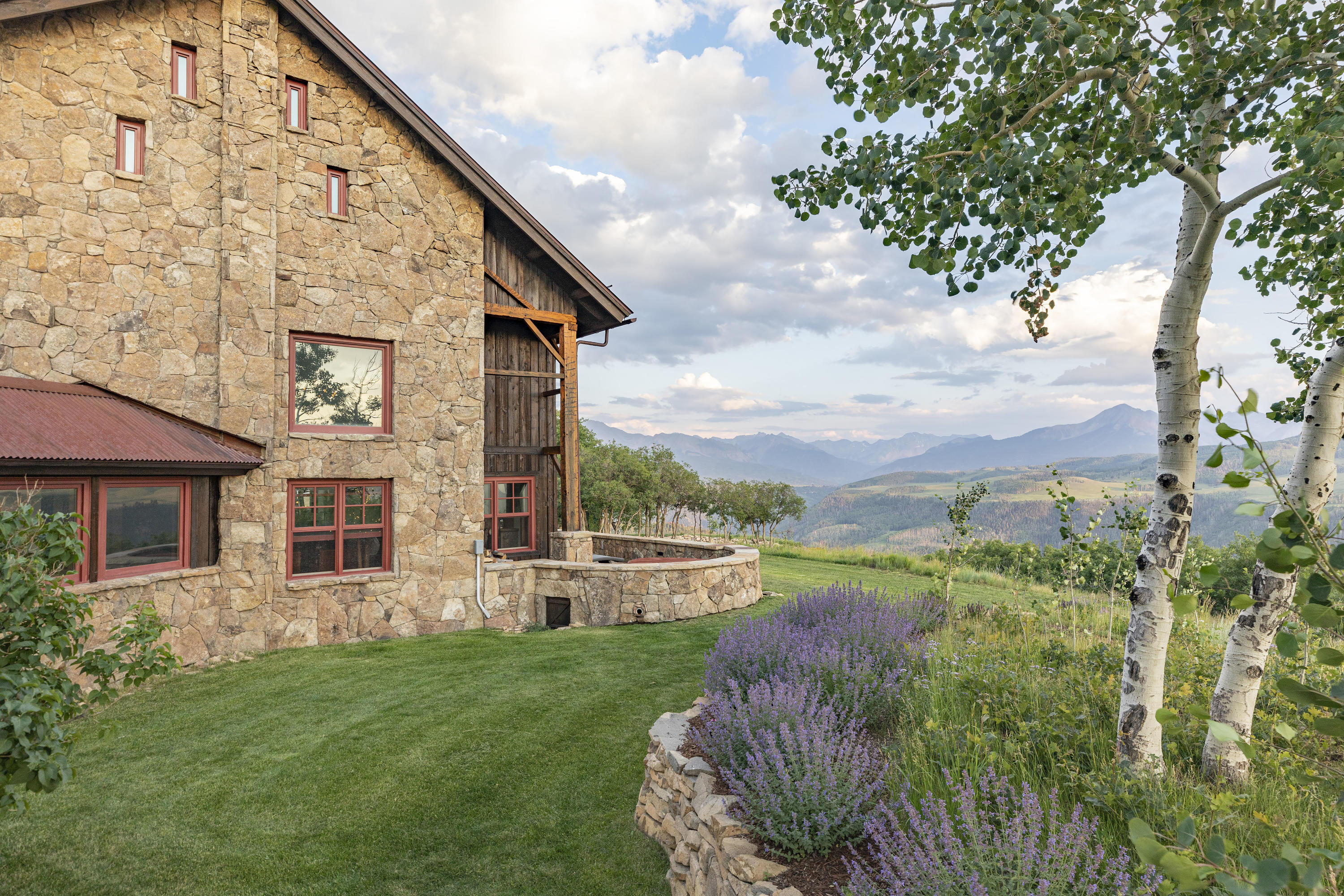 7039 Last Dollar Road