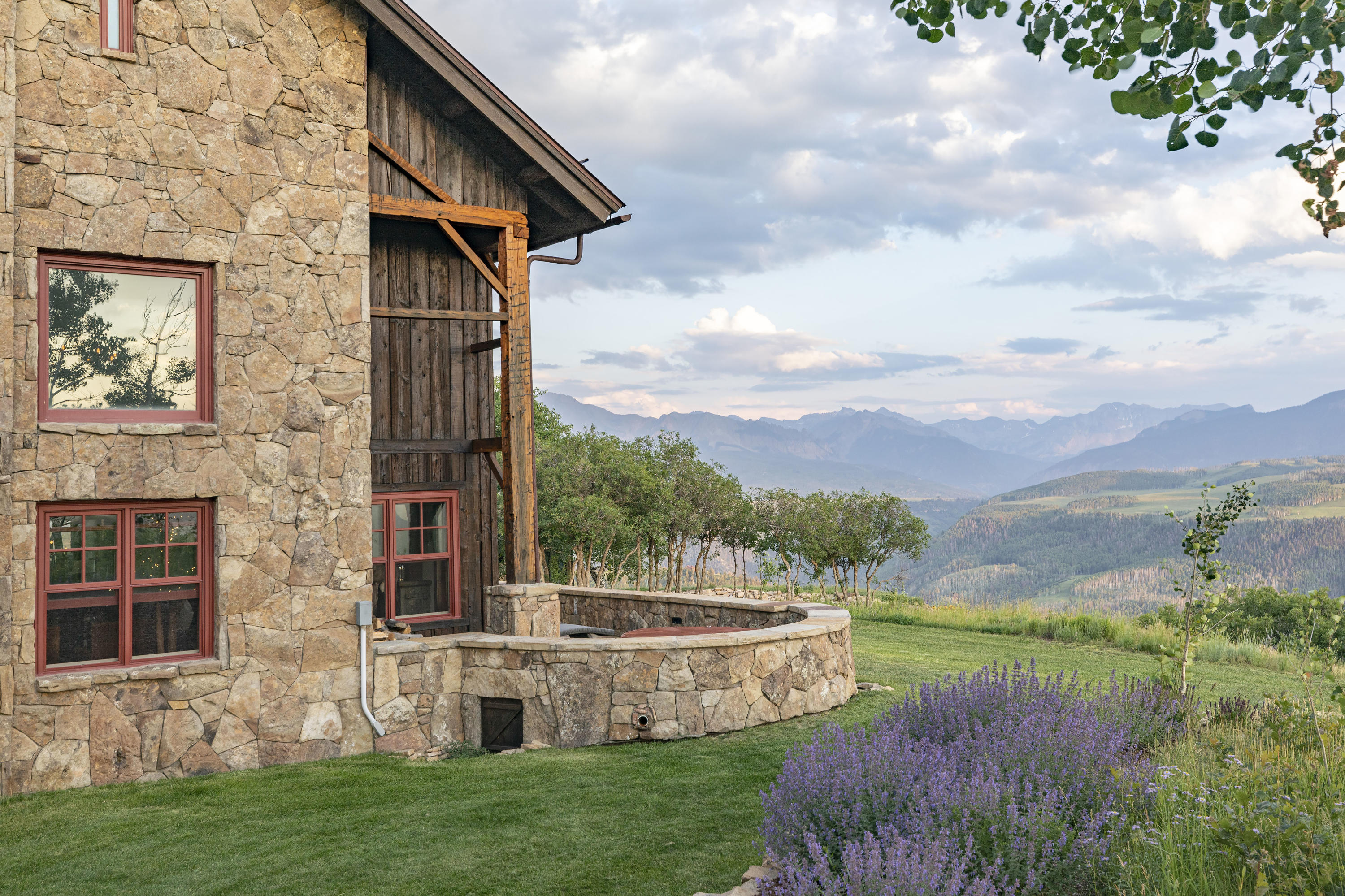 7039 Last Dollar Road