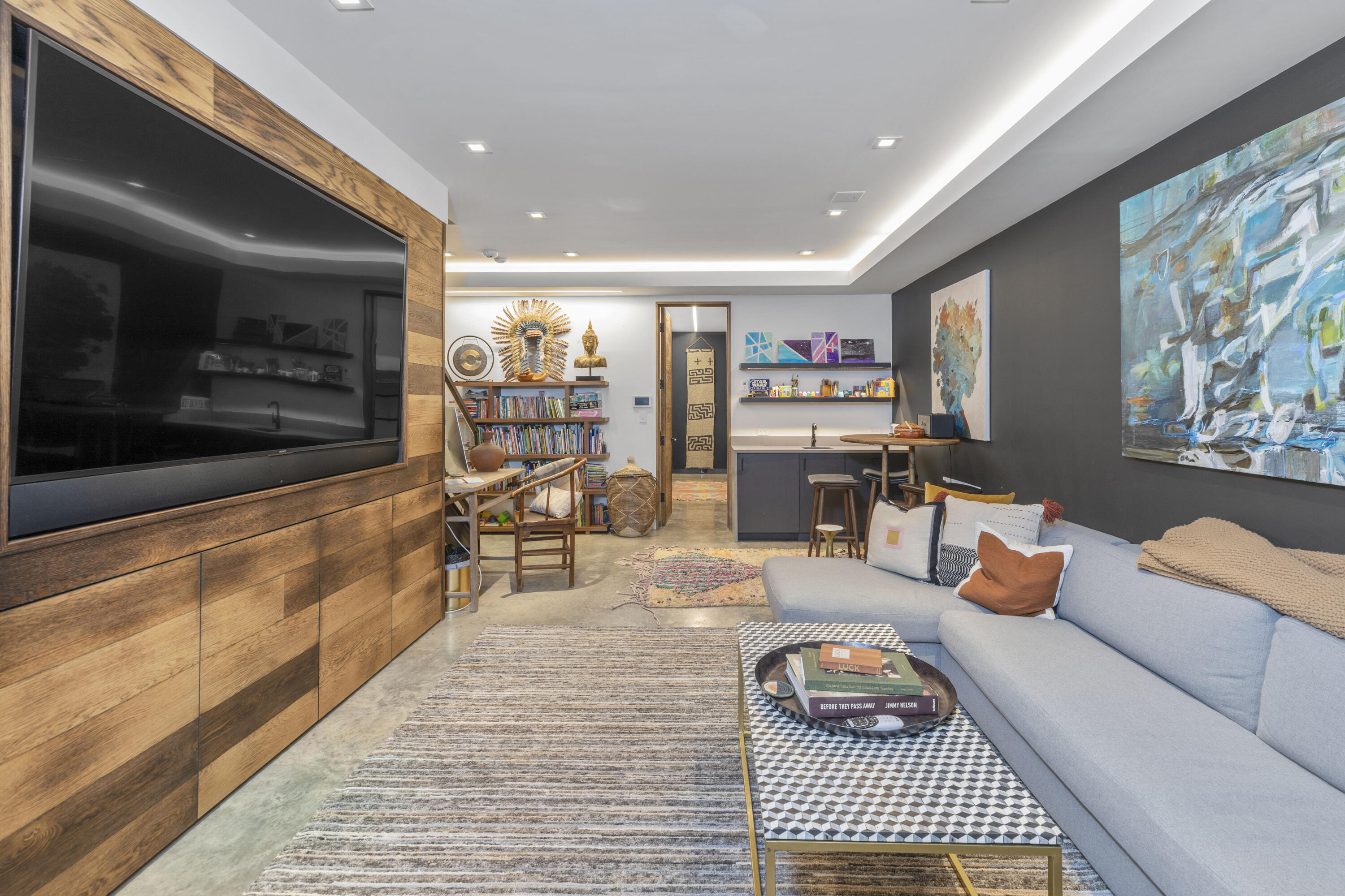 516 E Columbia Avenue