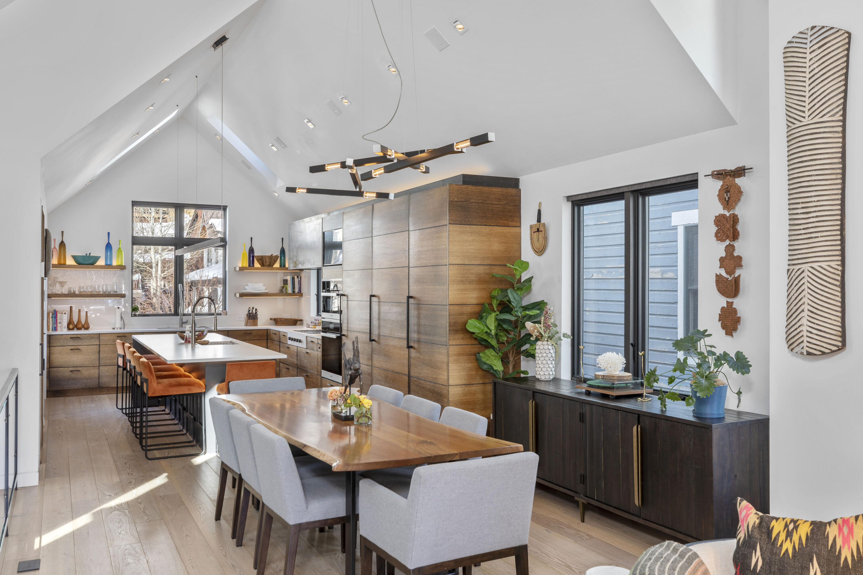 516 E Columbia Avenue