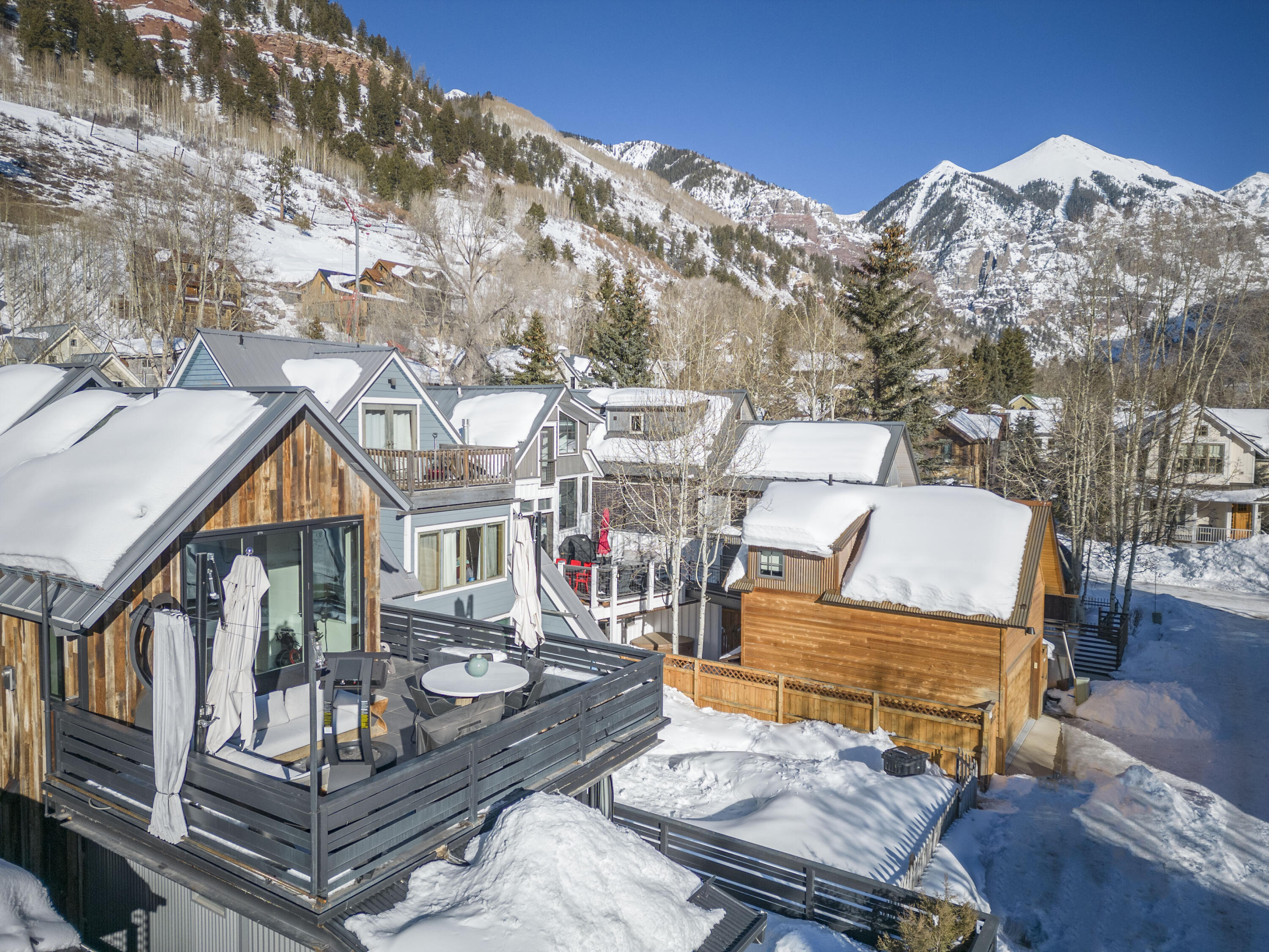 516 E Columbia Avenue