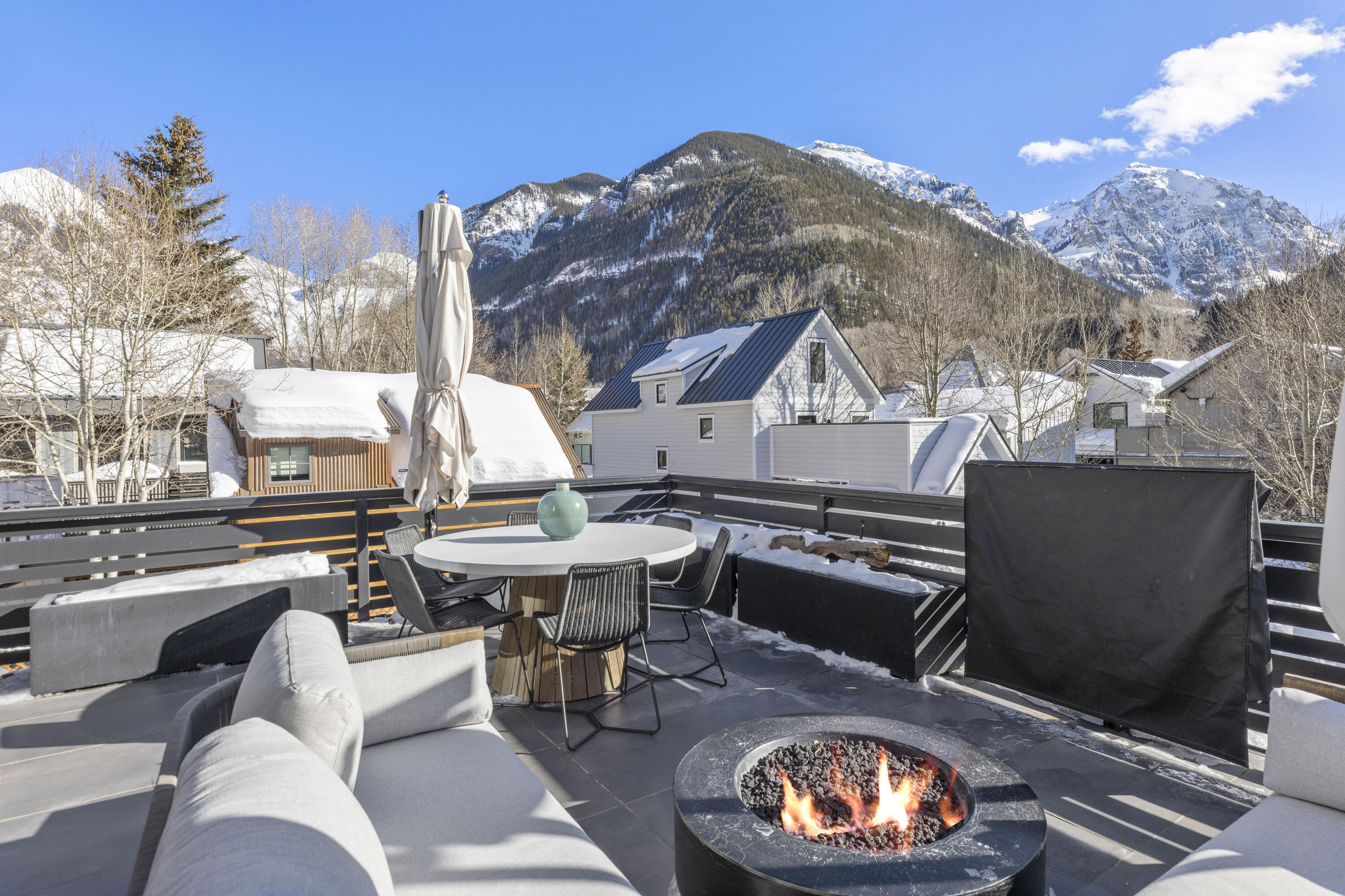 516 E Columbia Avenue