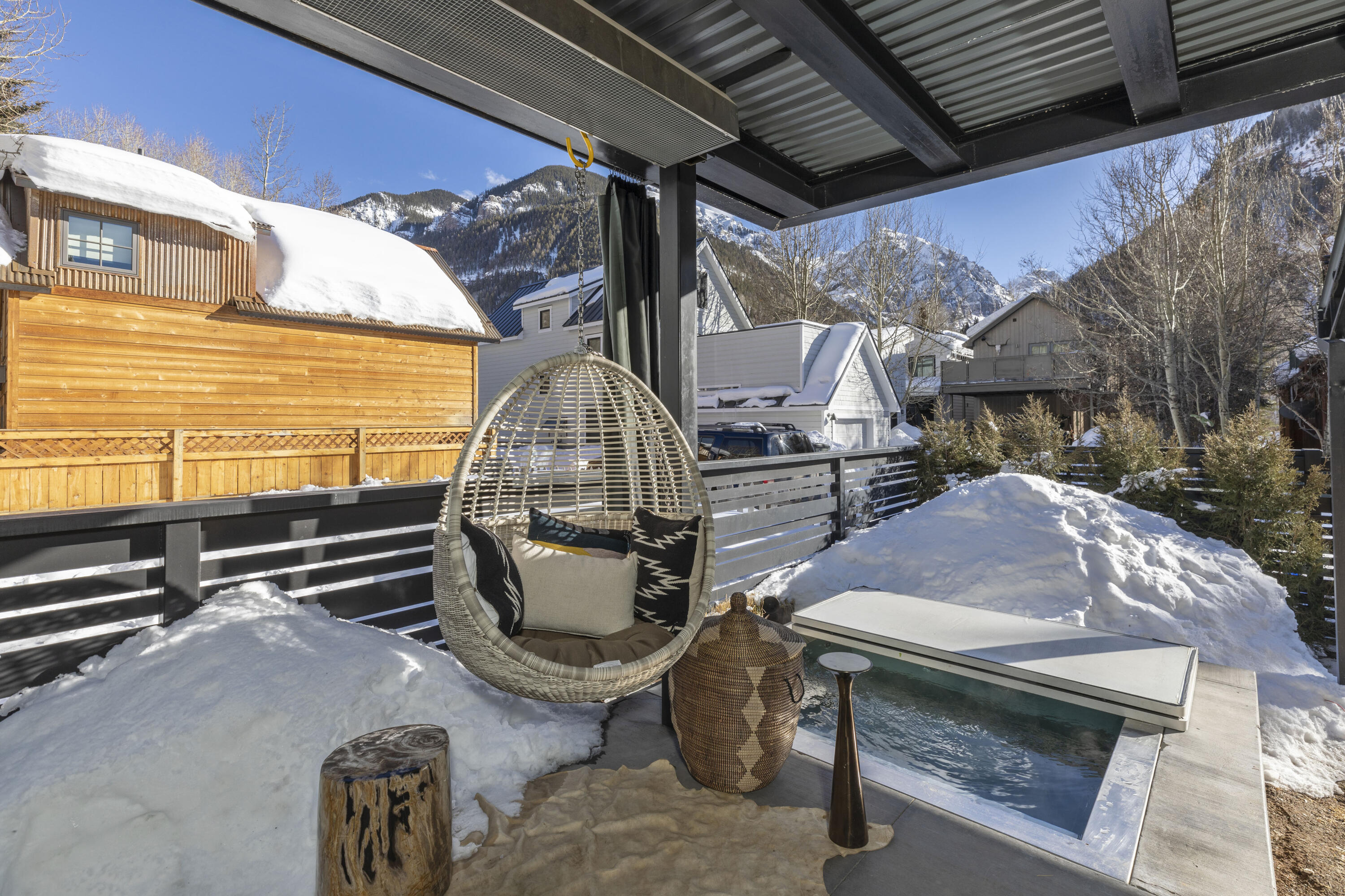 516 E Columbia Avenue