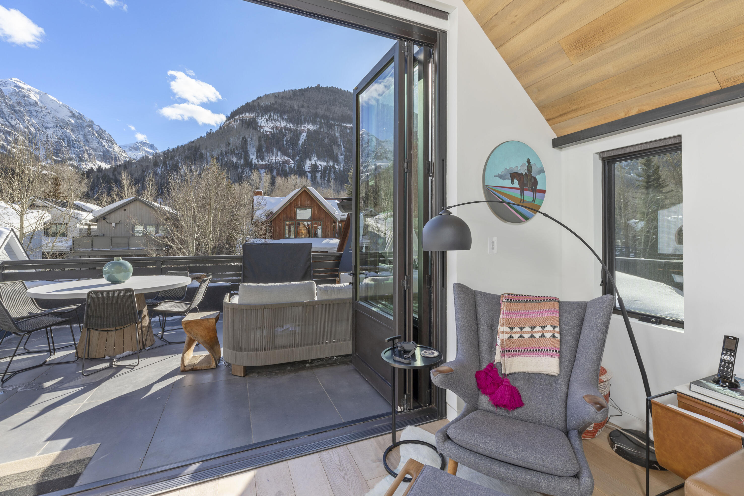 516 E Columbia Avenue