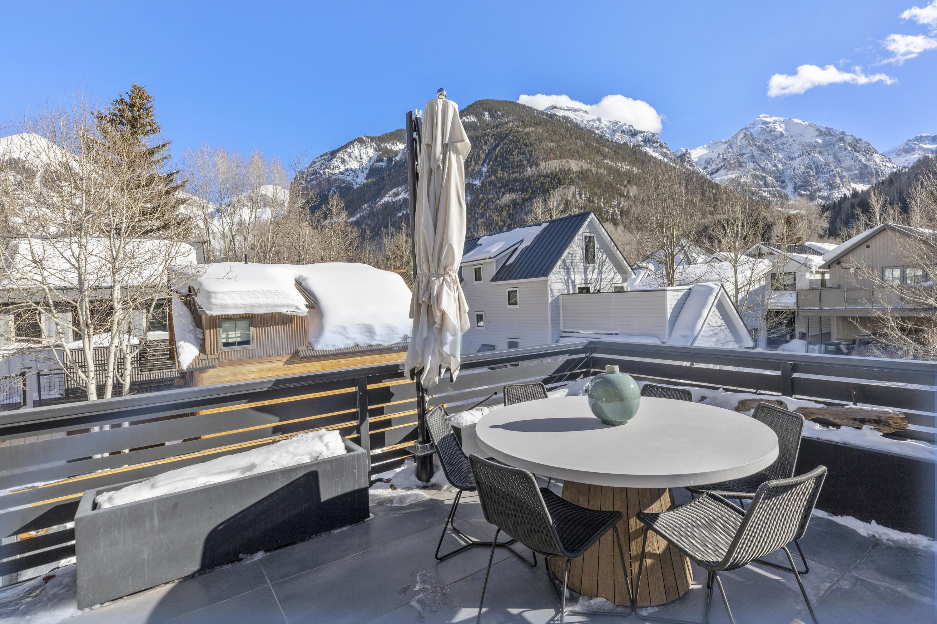 516 E Columbia Avenue