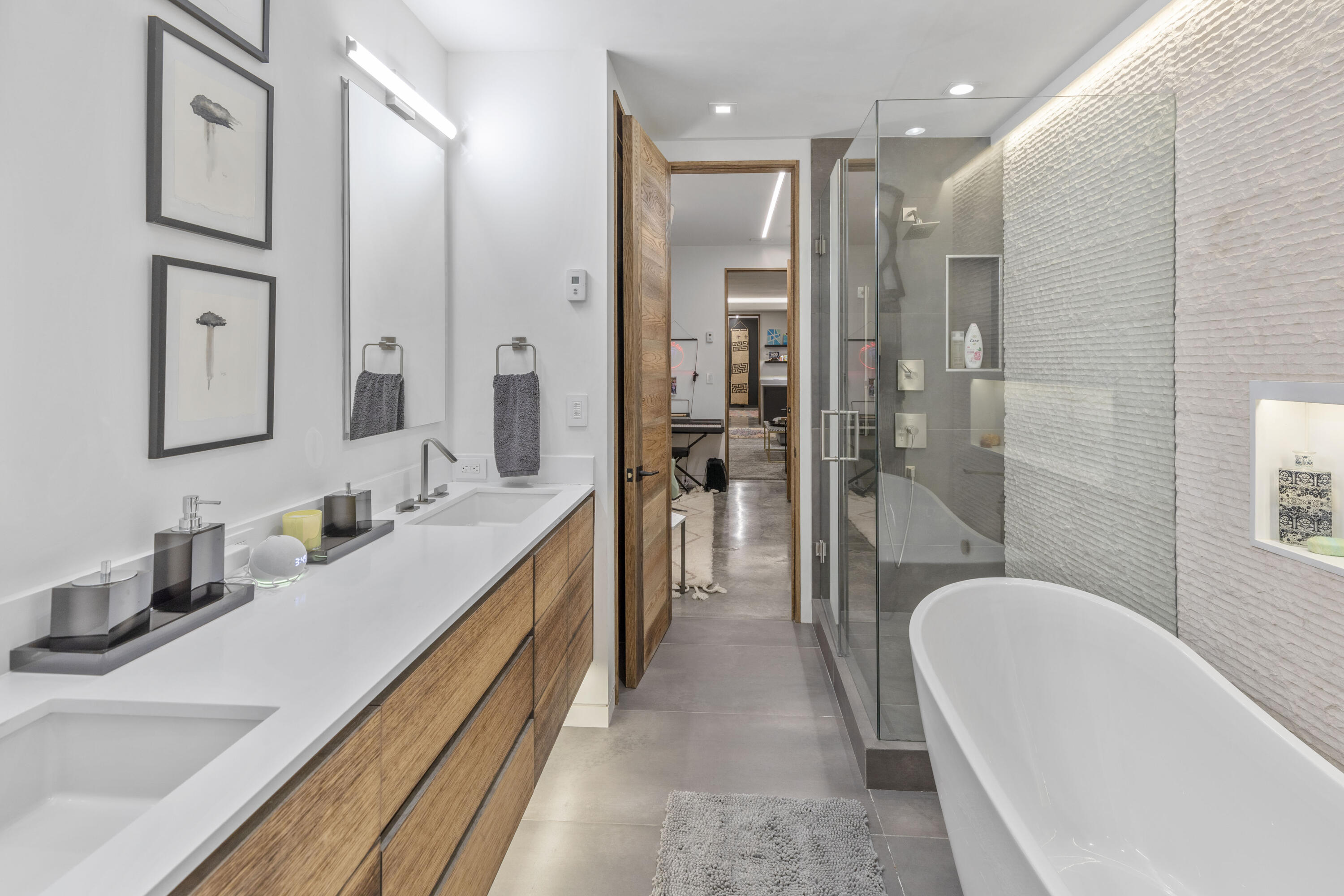 516 E Columbia Avenue