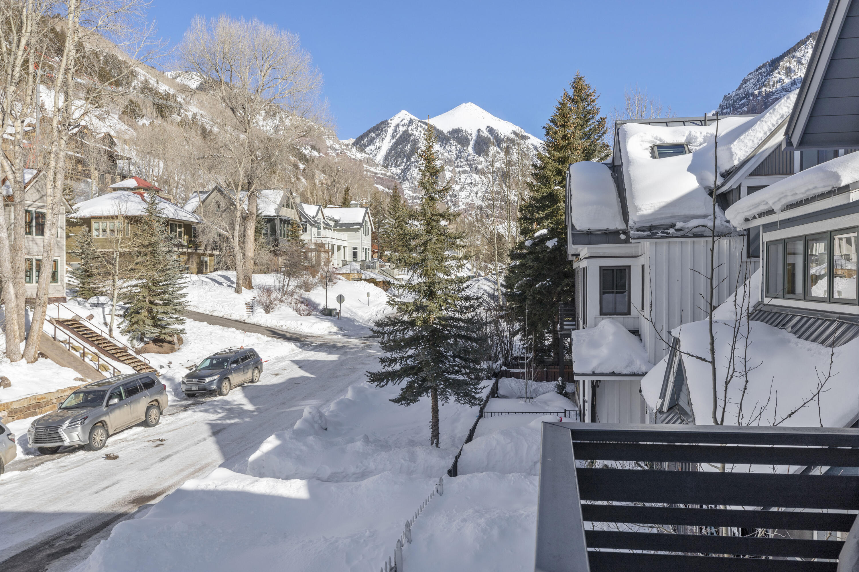 516 E Columbia Avenue