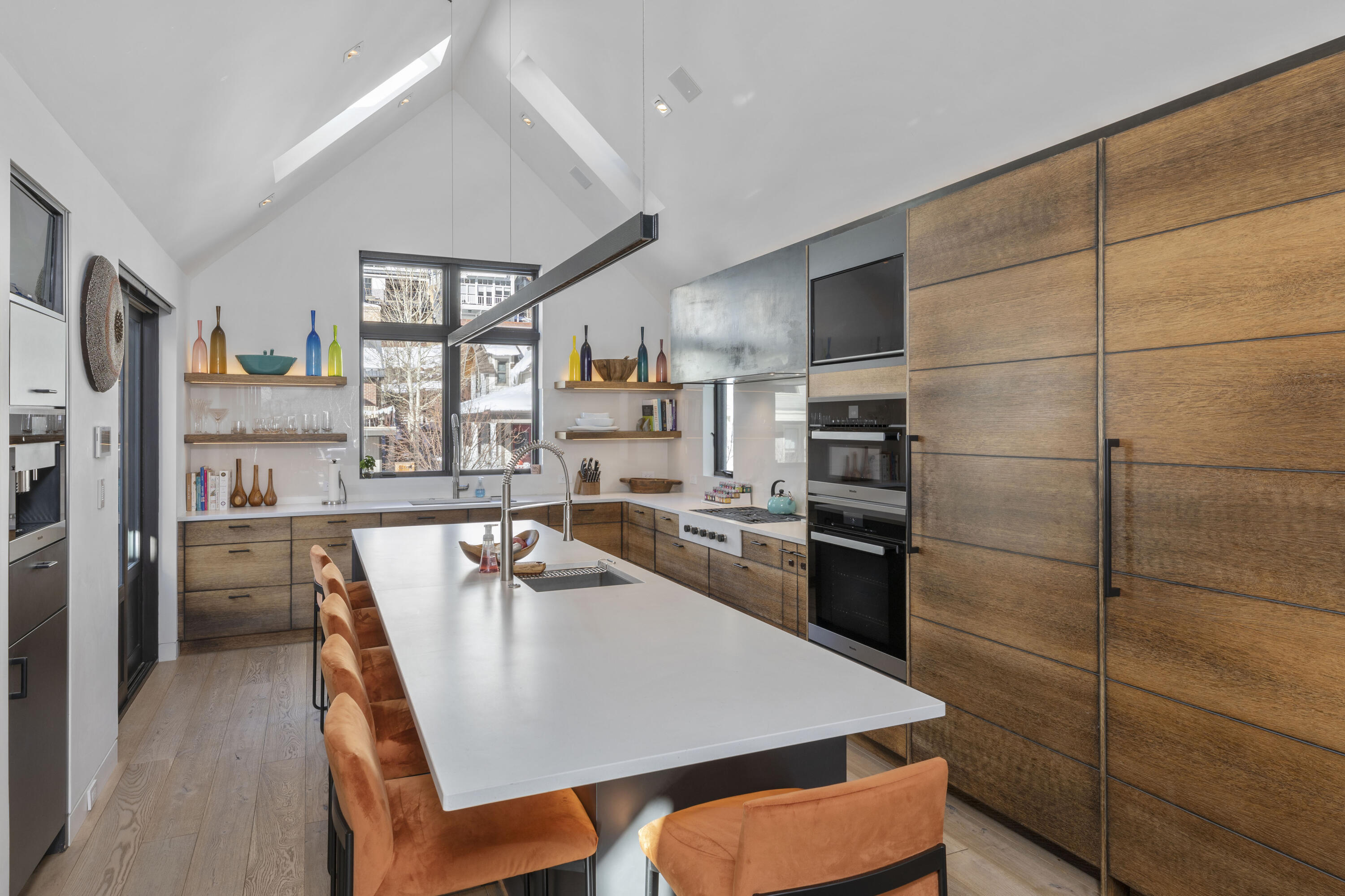 516 E Columbia Avenue