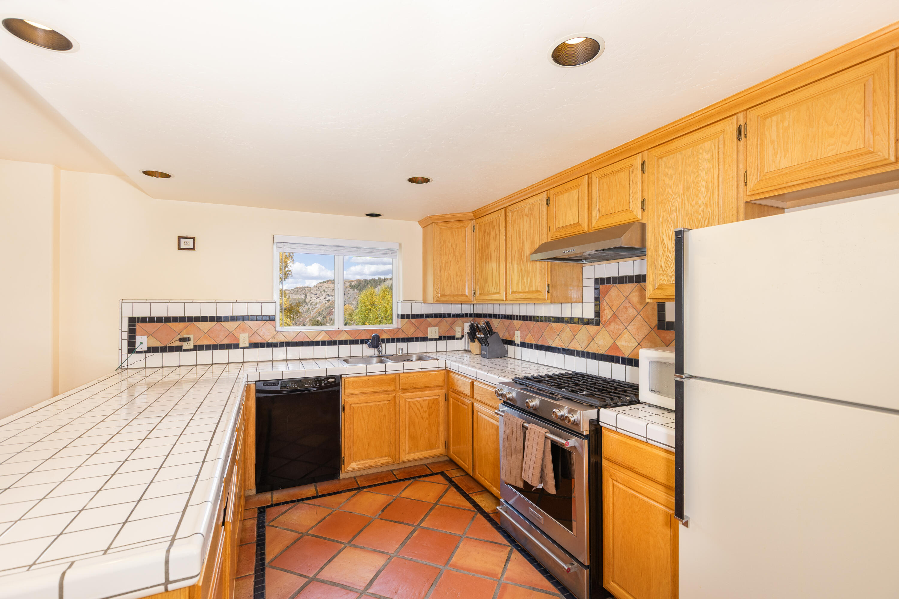 464 San Miguel Ridge Road