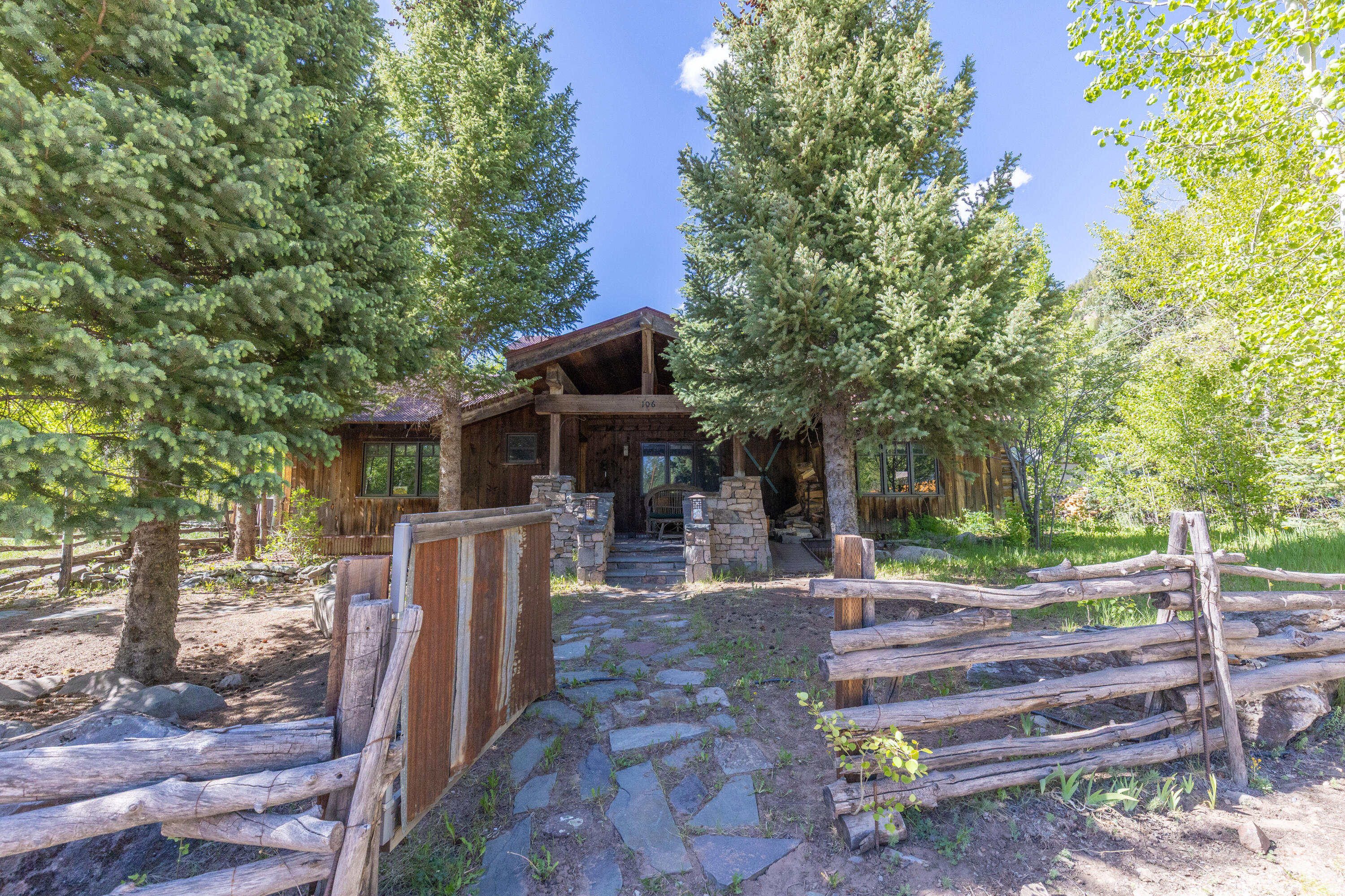 106 E Hinkley Drive Unit: Lots 22 &23