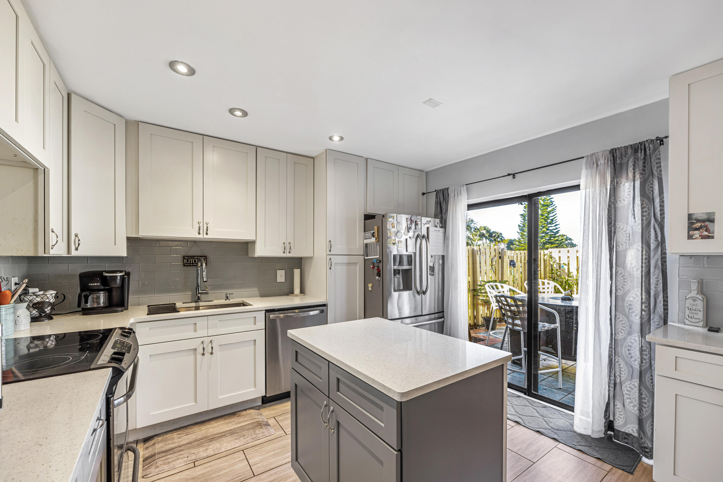 825 NW 30th Avenue A