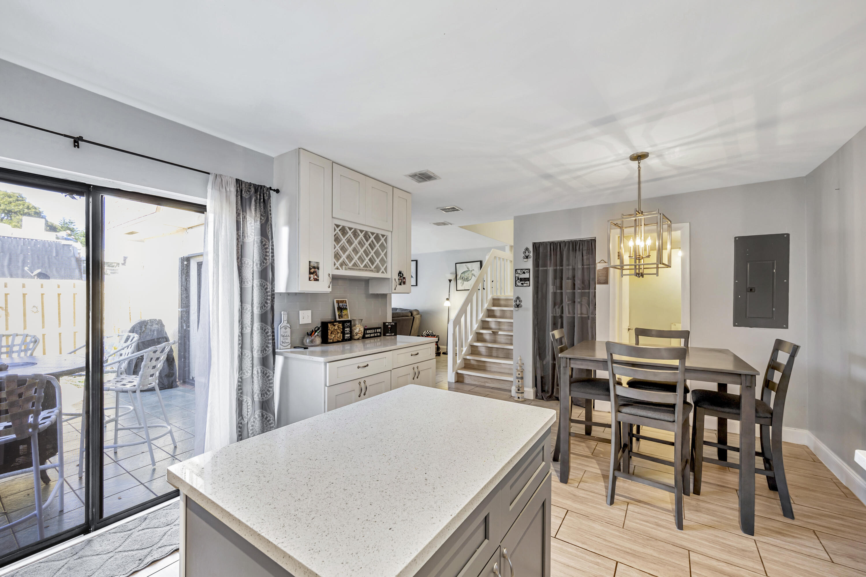 825 NW 30th Avenue A