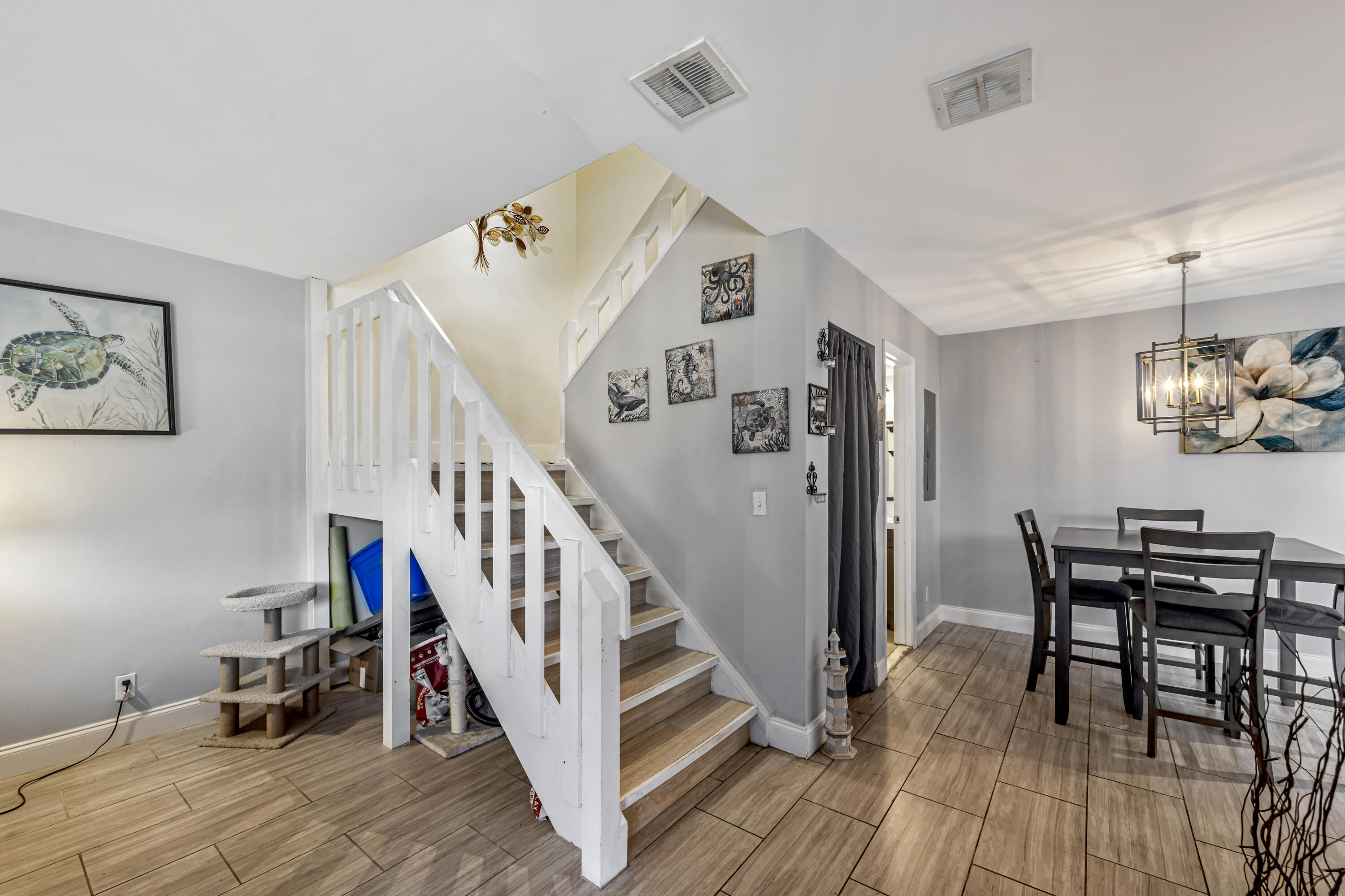 825 NW 30th Avenue A