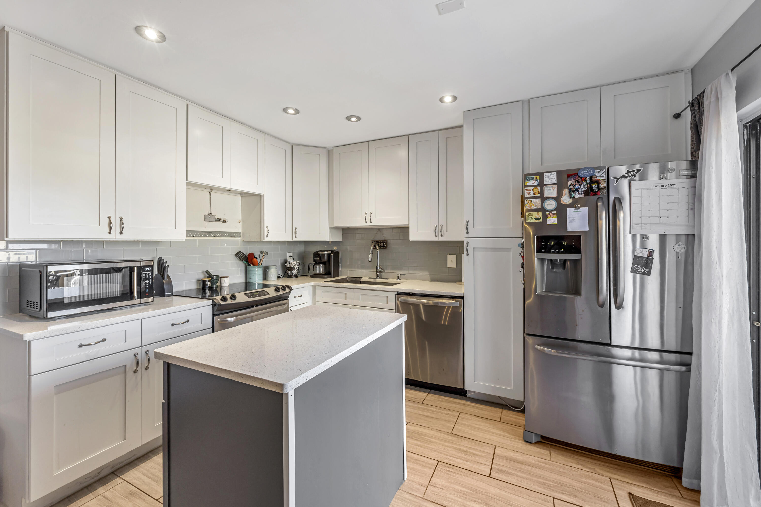 825 NW 30th Avenue A