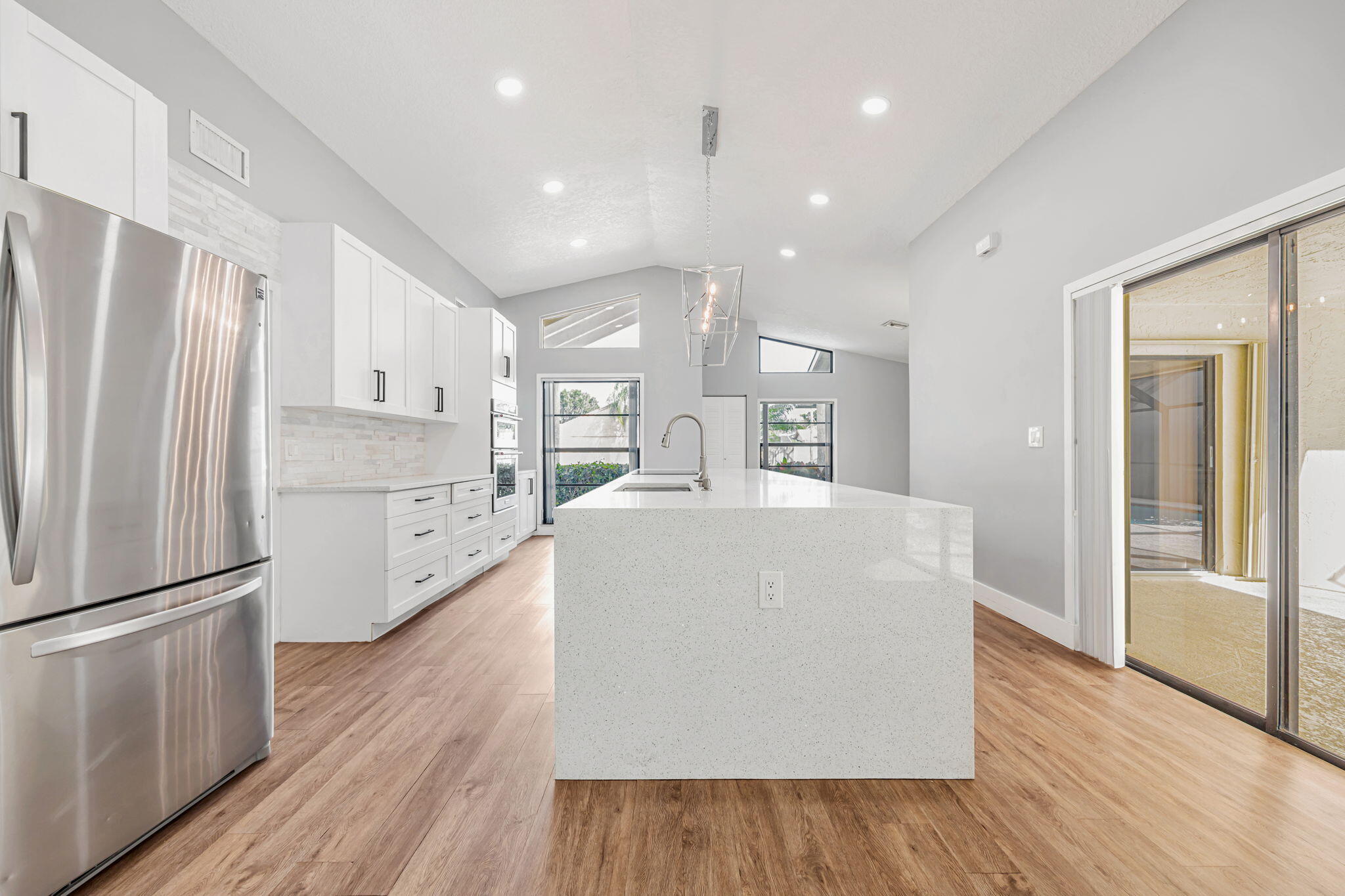 21356 SUMMERTRACE Circle
