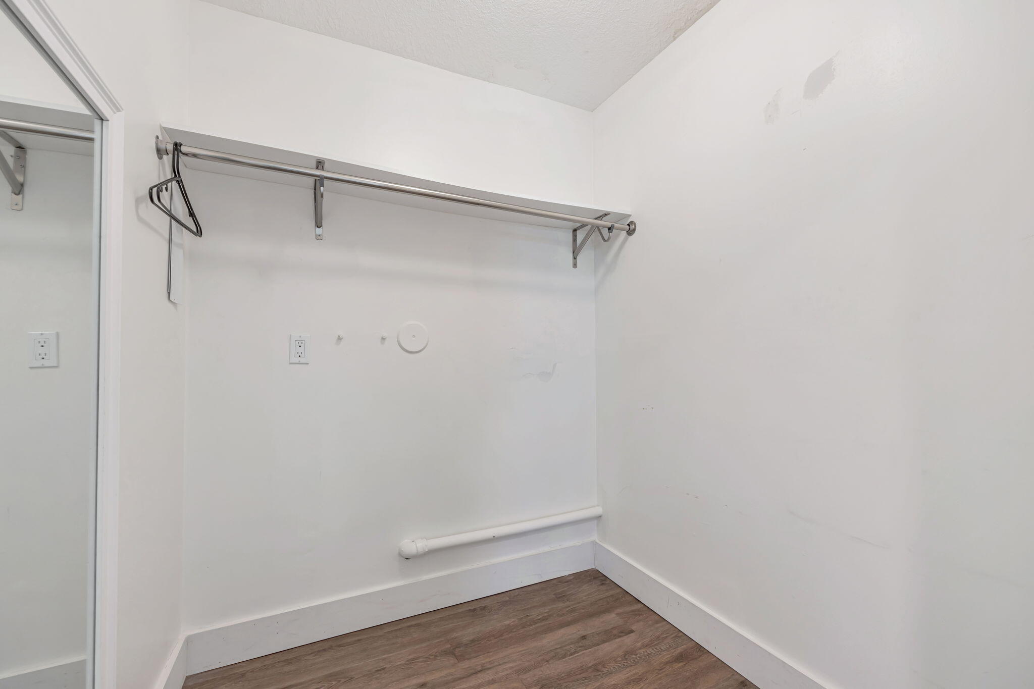 21356 SUMMERTRACE Circle