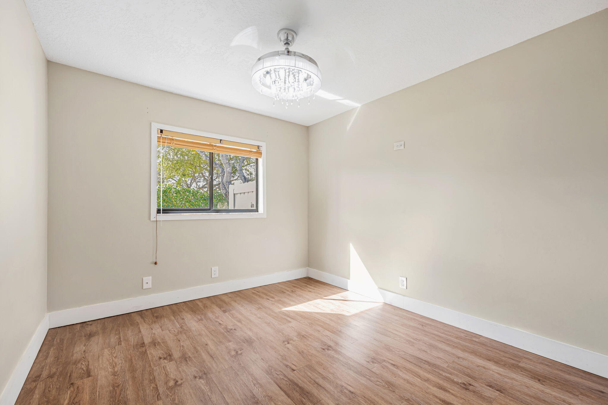 21356 SUMMERTRACE Circle
