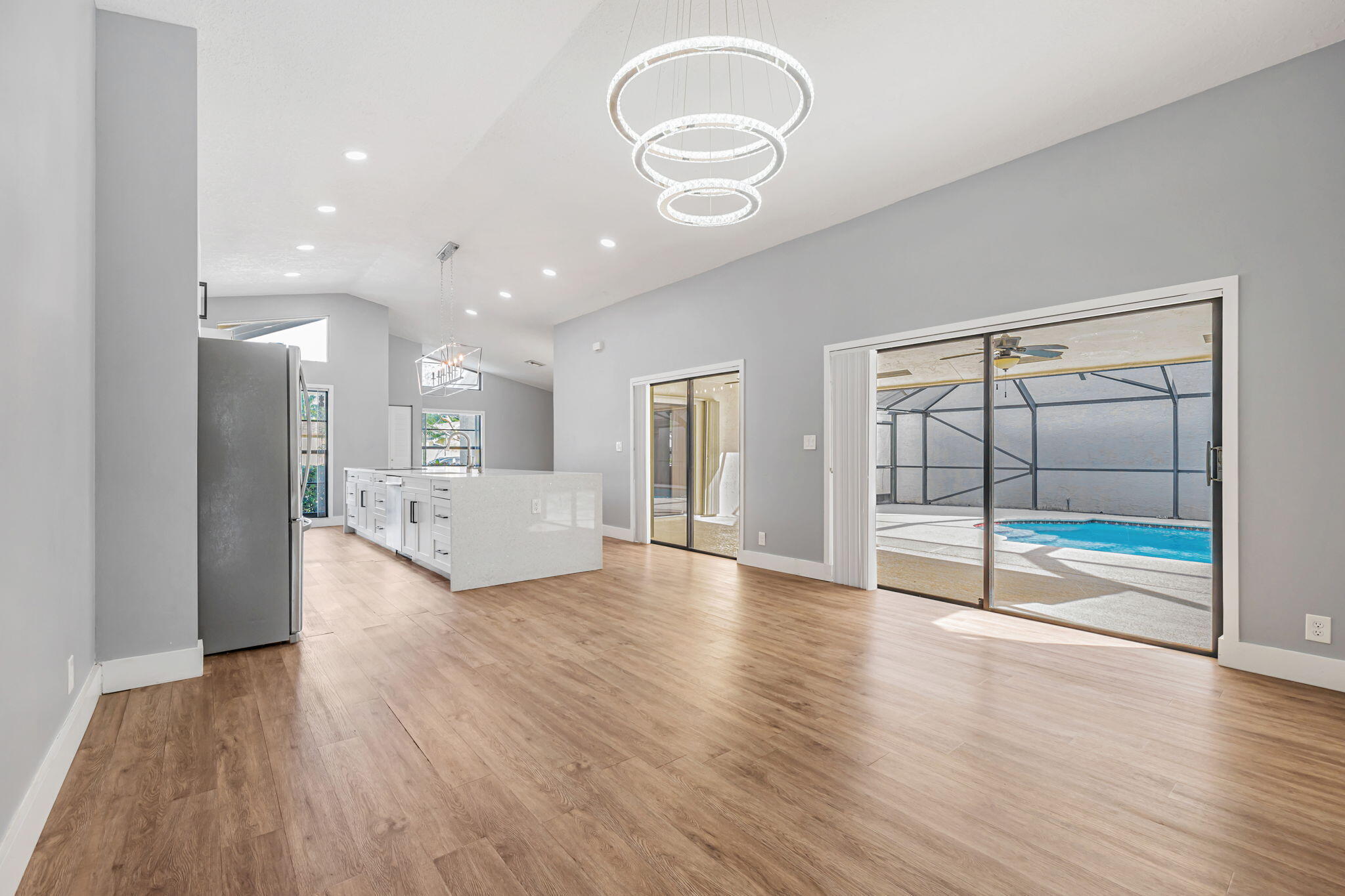 21356 SUMMERTRACE Circle