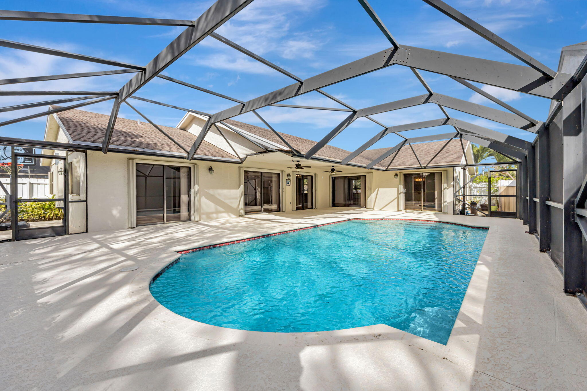 21356 SUMMERTRACE Circle