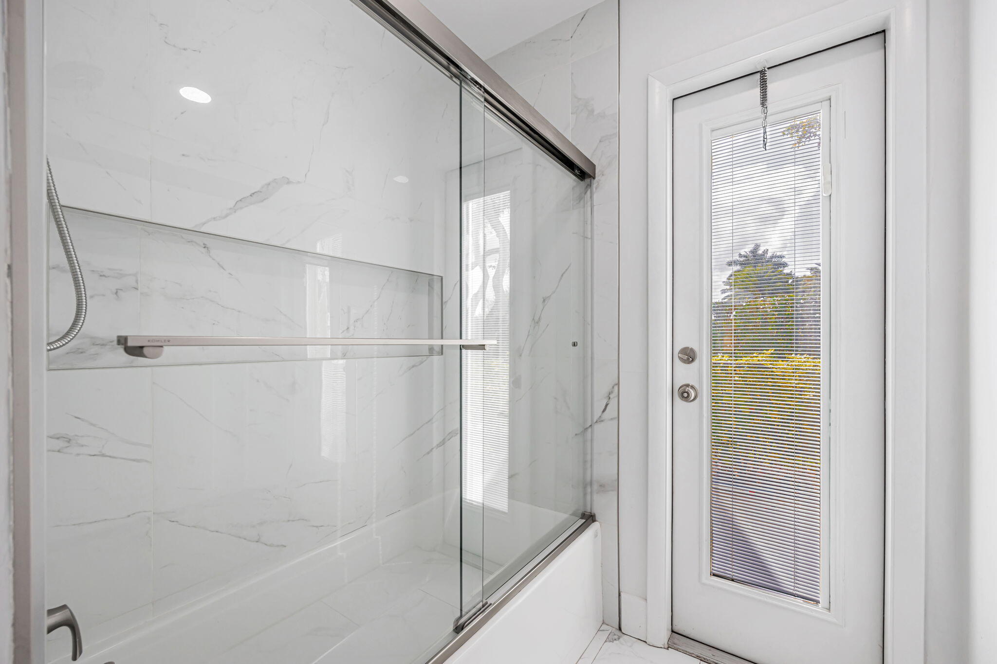 21356 SUMMERTRACE Circle