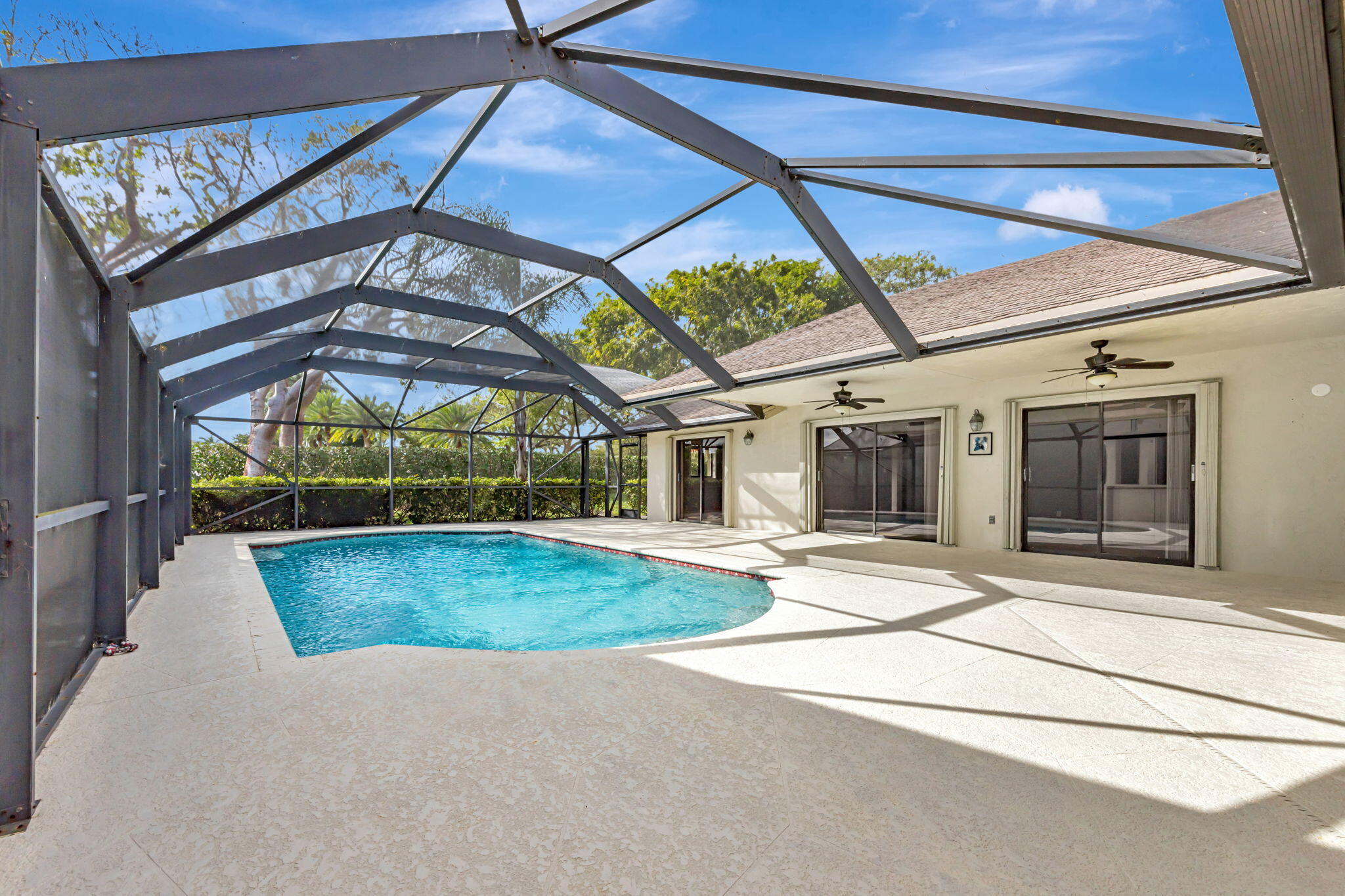 21356 SUMMERTRACE Circle