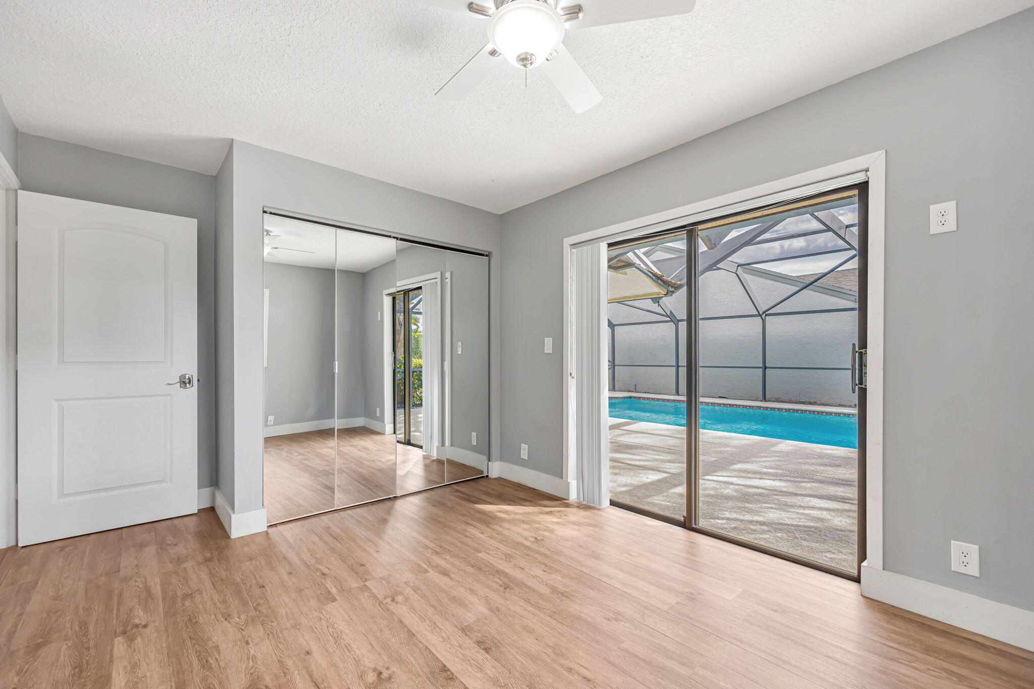 21356 SUMMERTRACE Circle