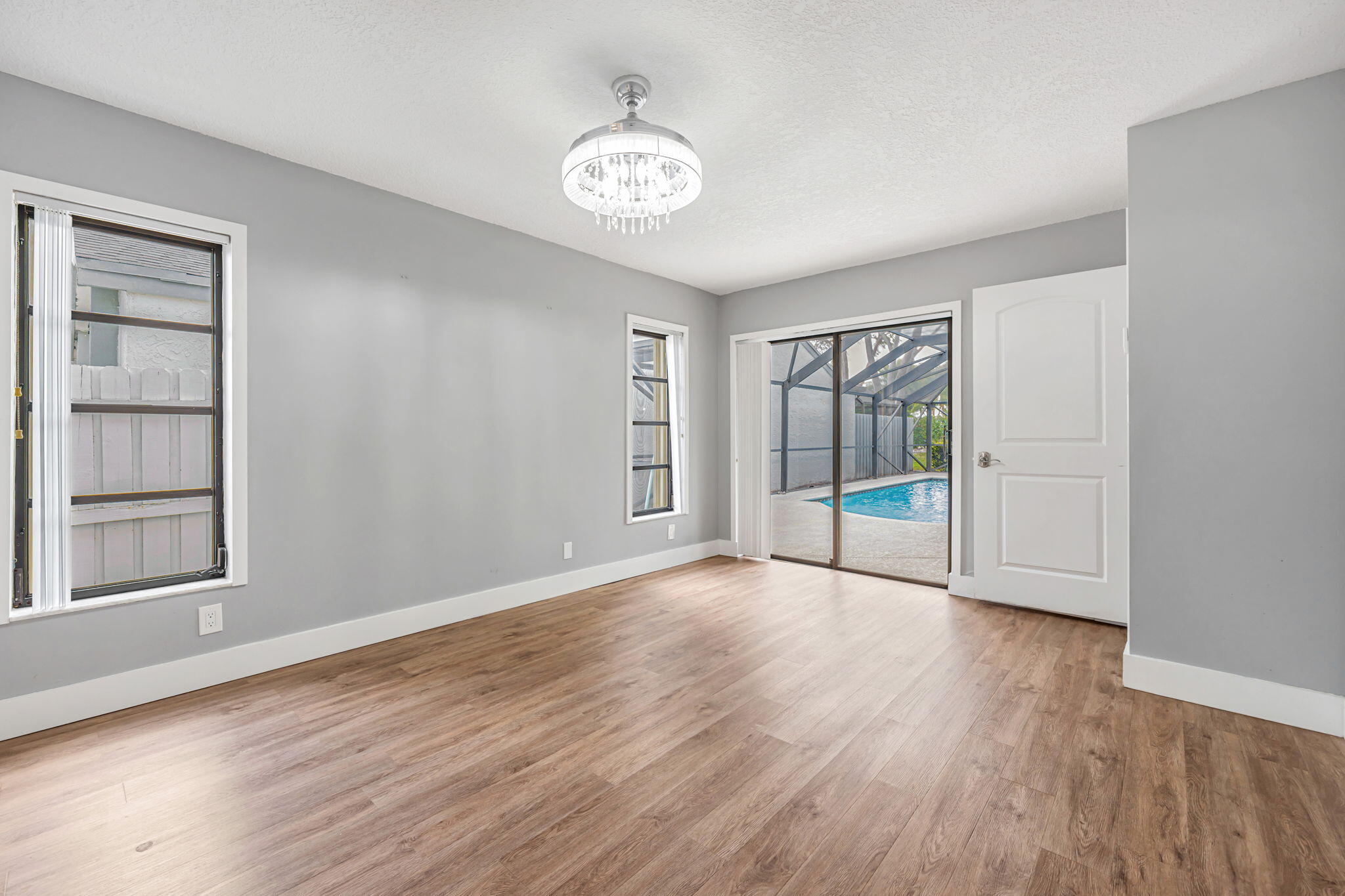 21356 SUMMERTRACE Circle