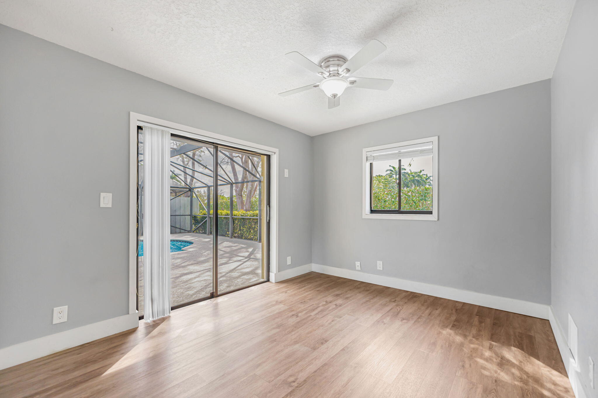 21356 SUMMERTRACE Circle