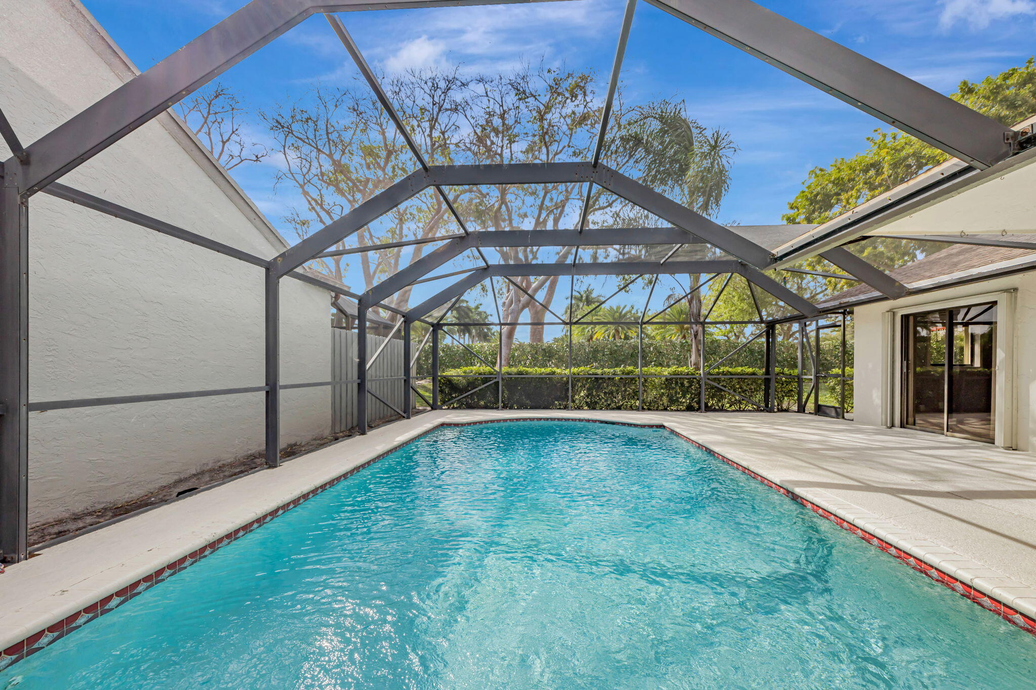 21356 SUMMERTRACE Circle