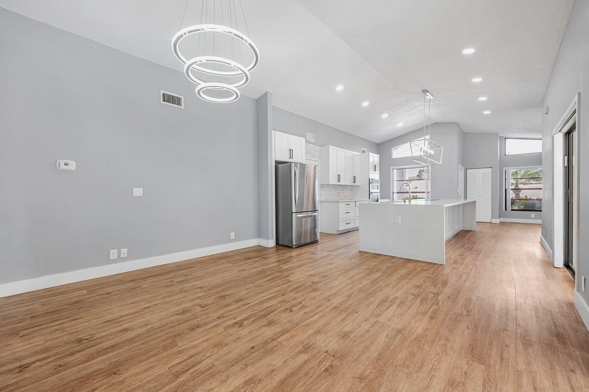 21356 SUMMERTRACE Circle
