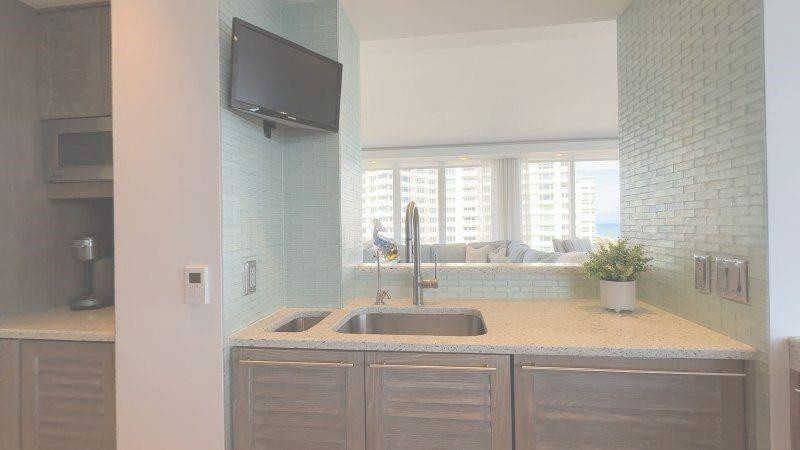 700 S Ocean Blvd 801