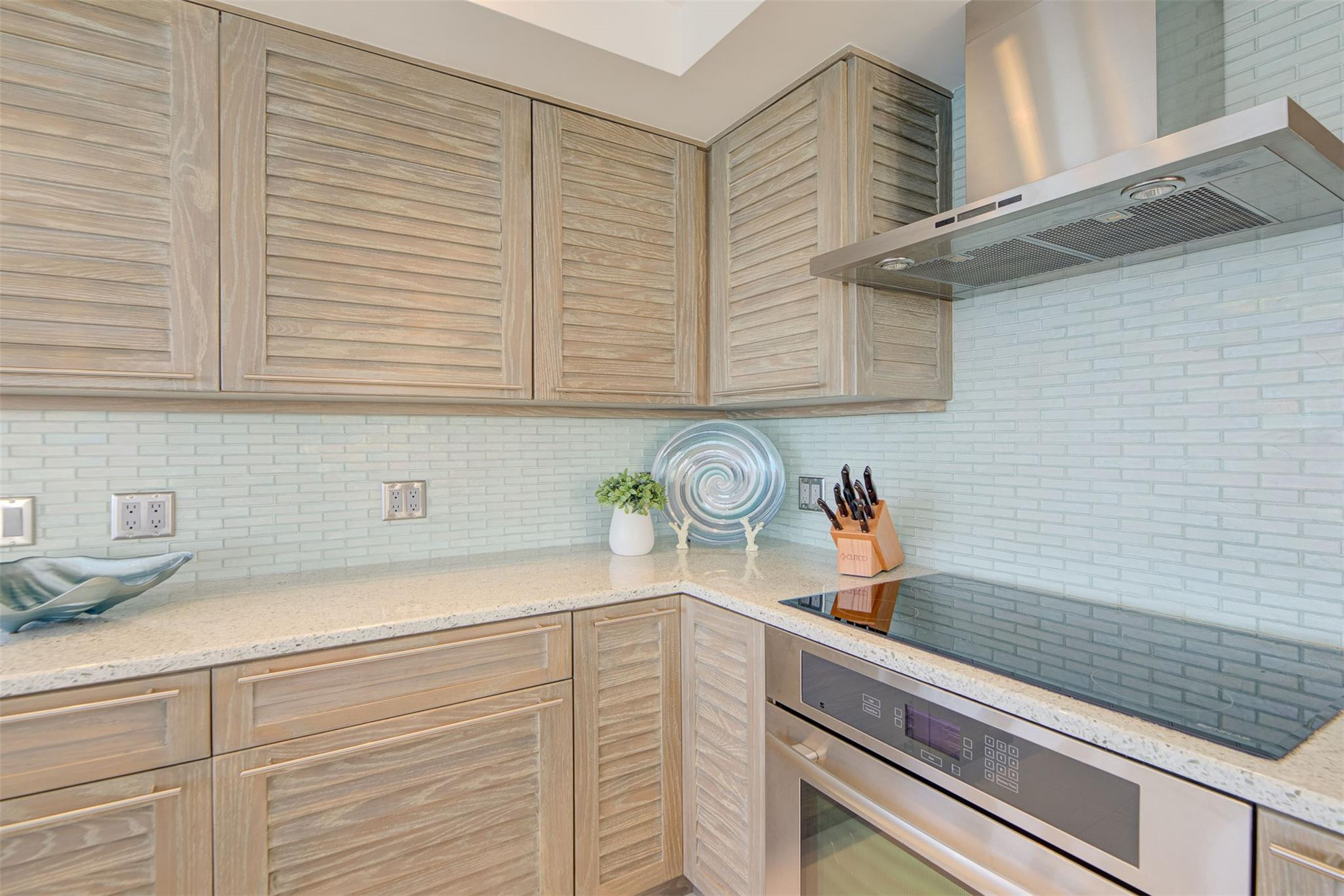 700 S Ocean Blvd 801
