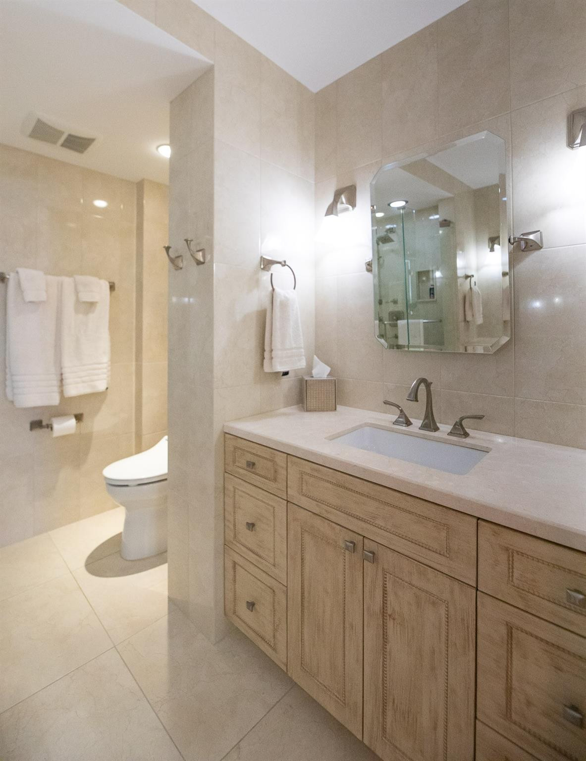700 S Ocean Blvd 801