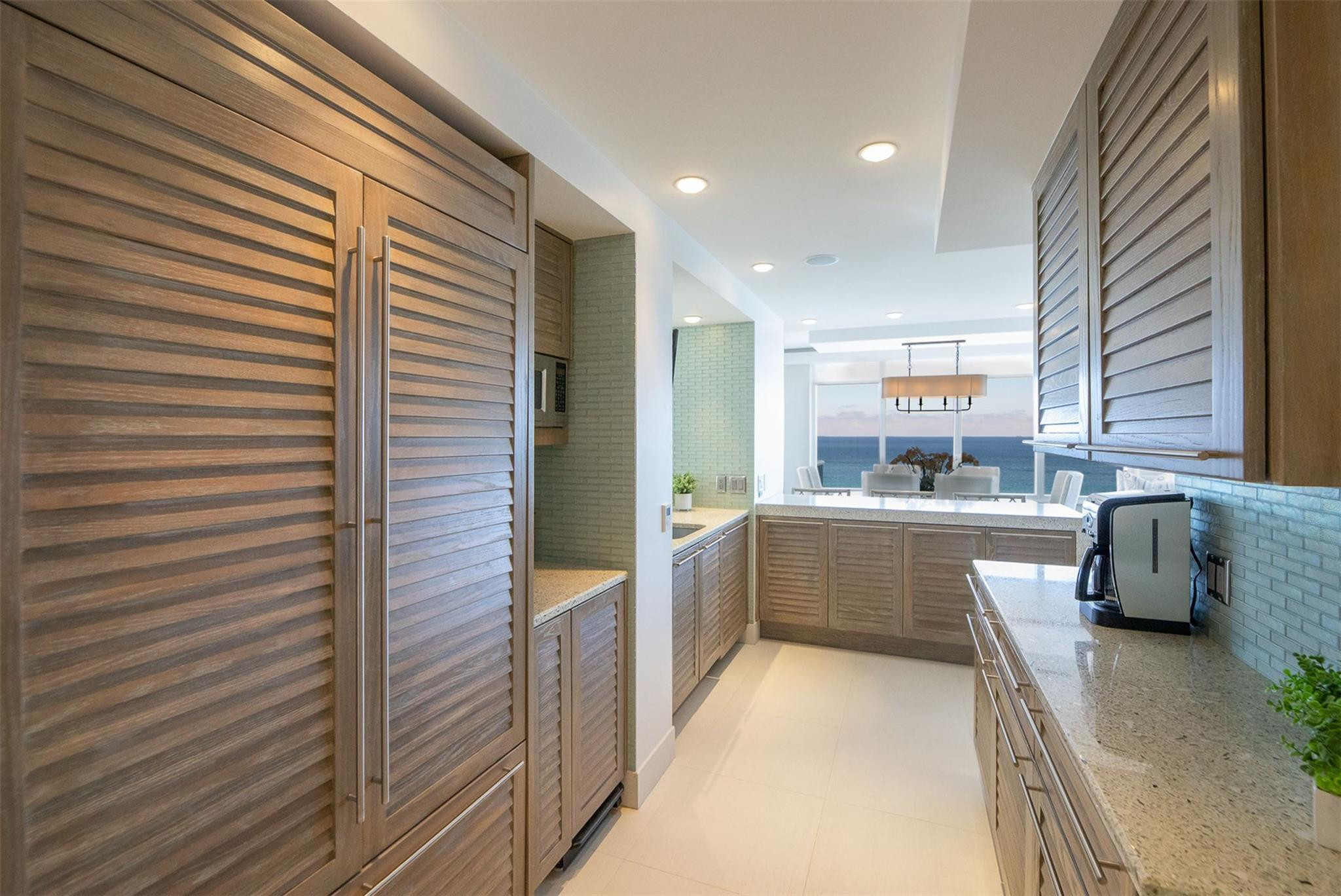 700 S Ocean Blvd 801