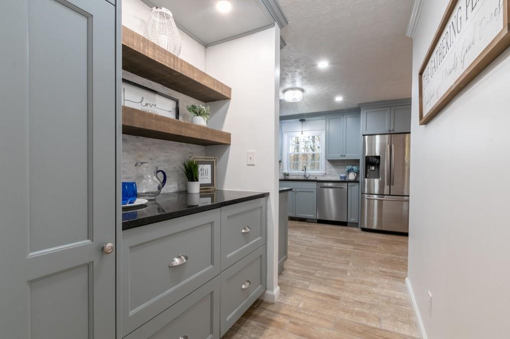 647 Carl Cedar Hill Road