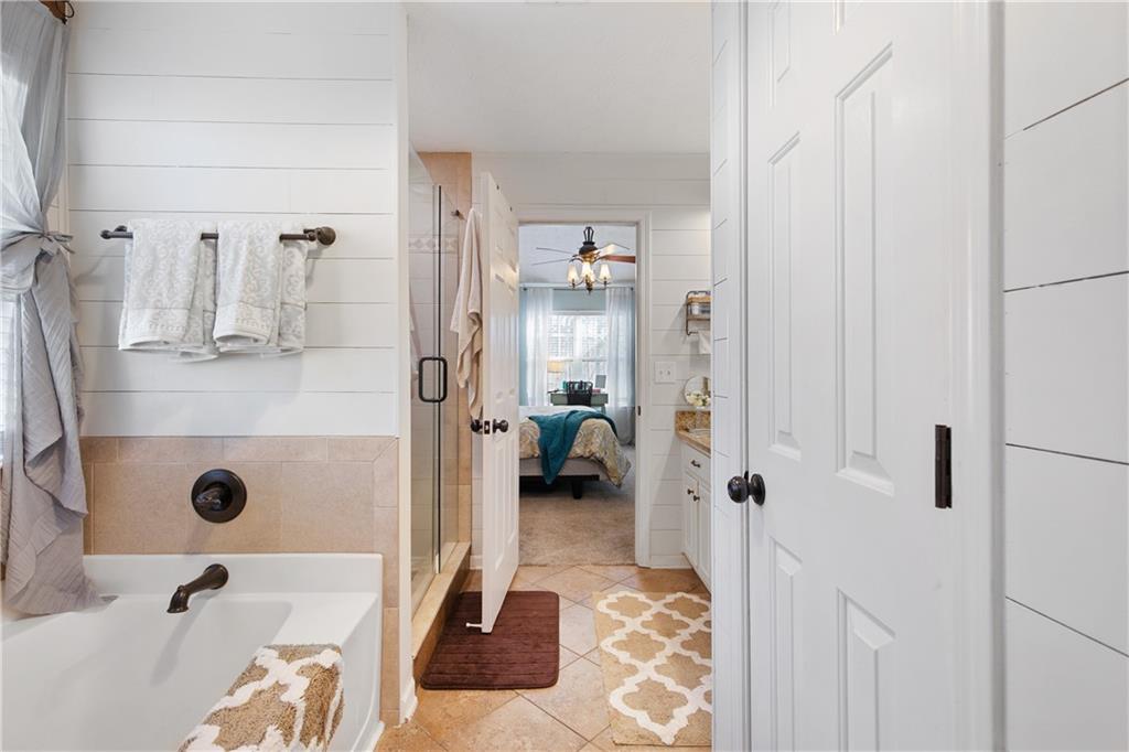5523 AMBER COVE Way