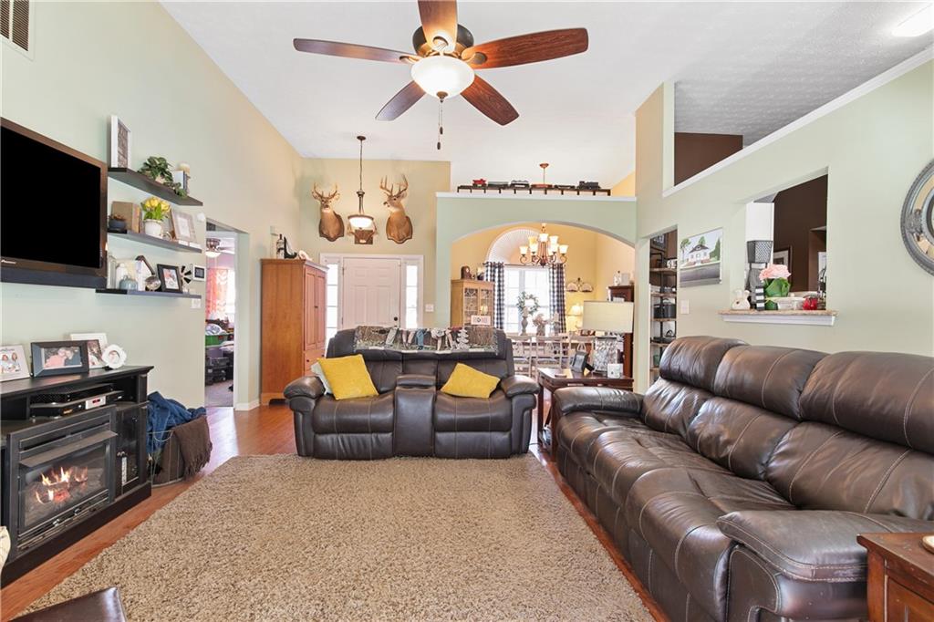 5523 AMBER COVE Way