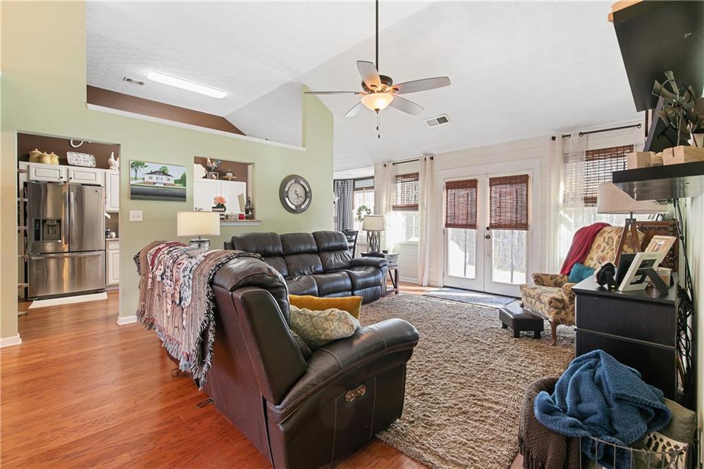 5523 AMBER COVE Way