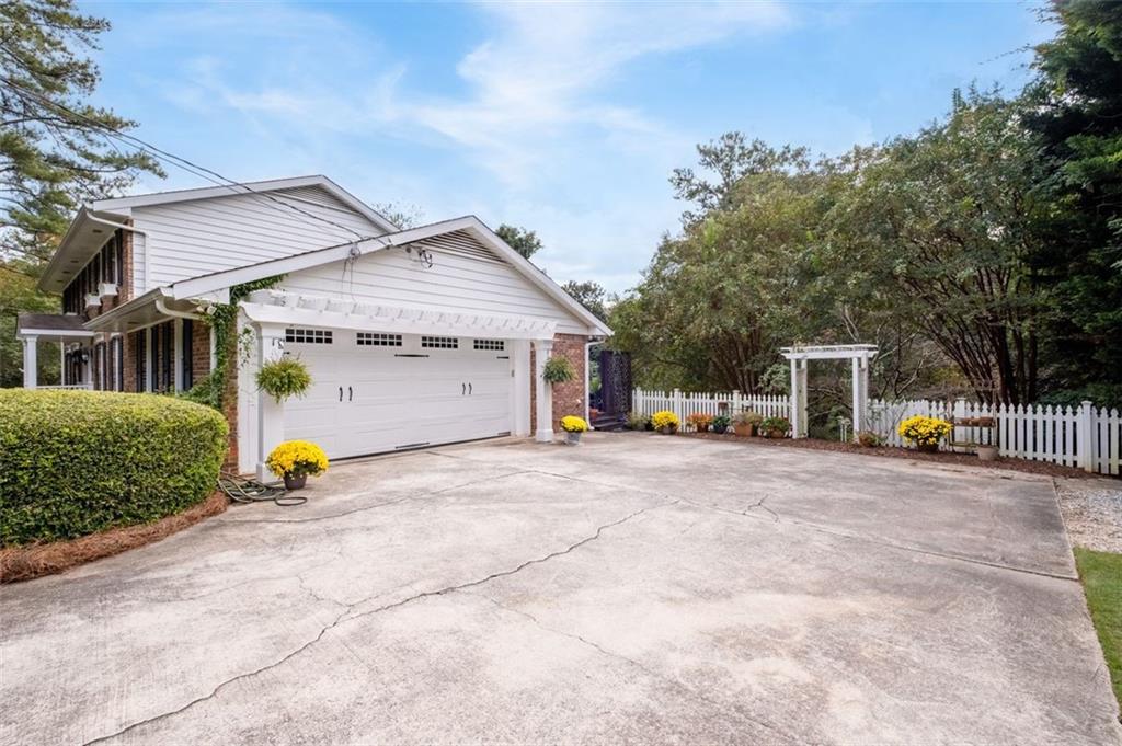 3285 Spalding Drive