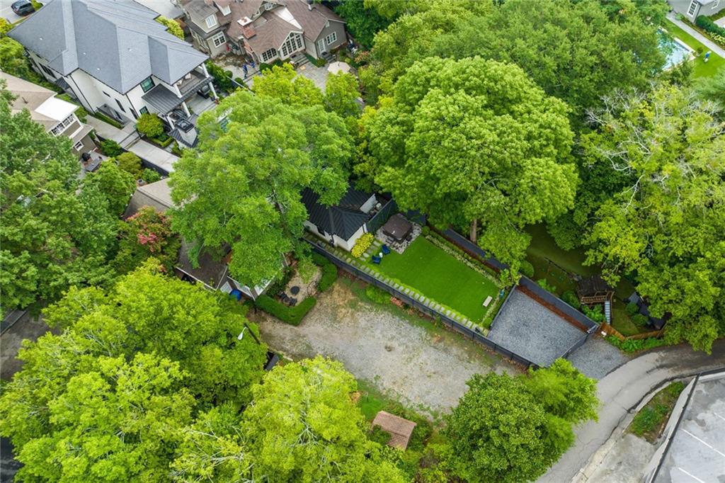230 Peachtree Circle NE