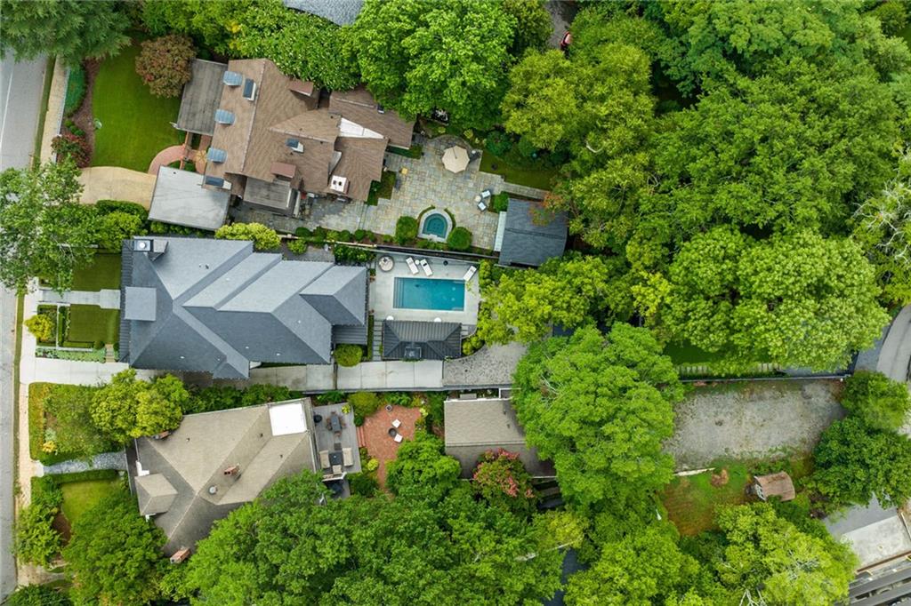 230 Peachtree Circle NE